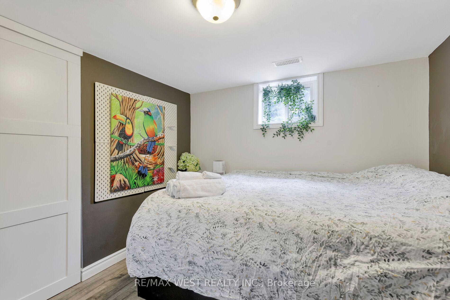 Photo 41 of 42 Stephen Drive, Etobicoke, Stonegate-Queensway — HOMEH