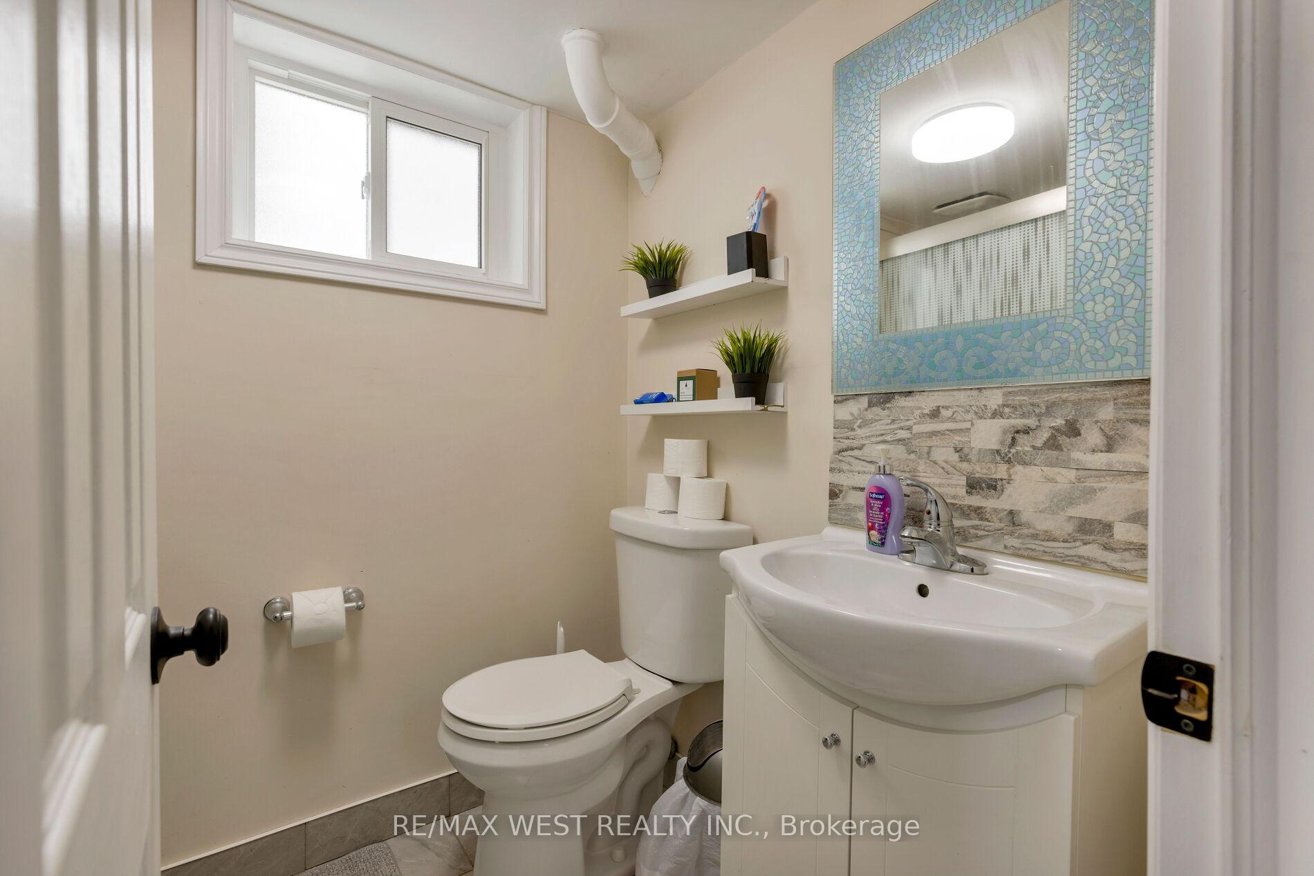 Photo 45 of 42 Stephen Drive, Etobicoke, Stonegate-Queensway — HOMEH