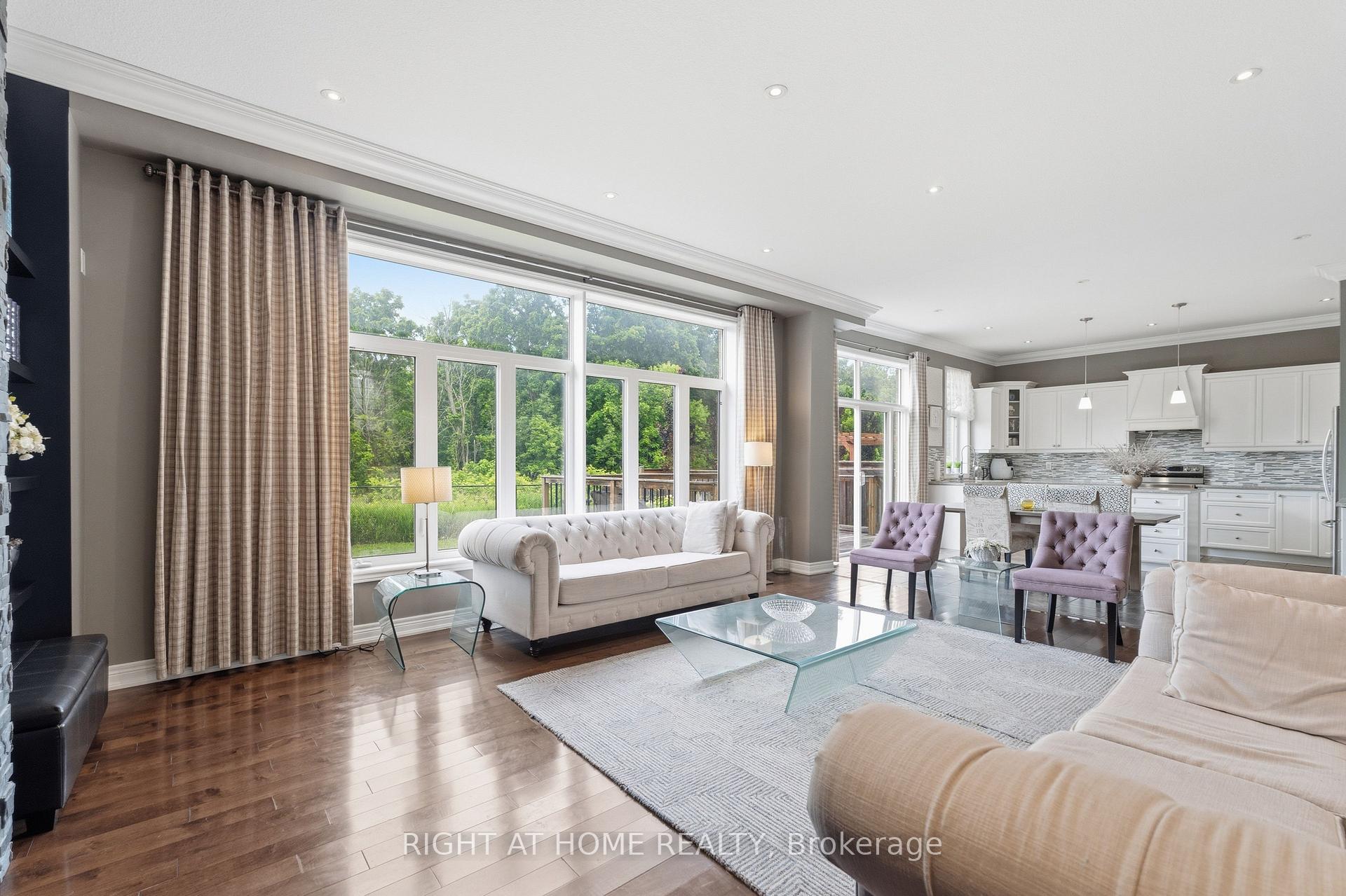 Photo 10 of 38 Weaver Drive, Hamilton, Meadowlands — HOMEH