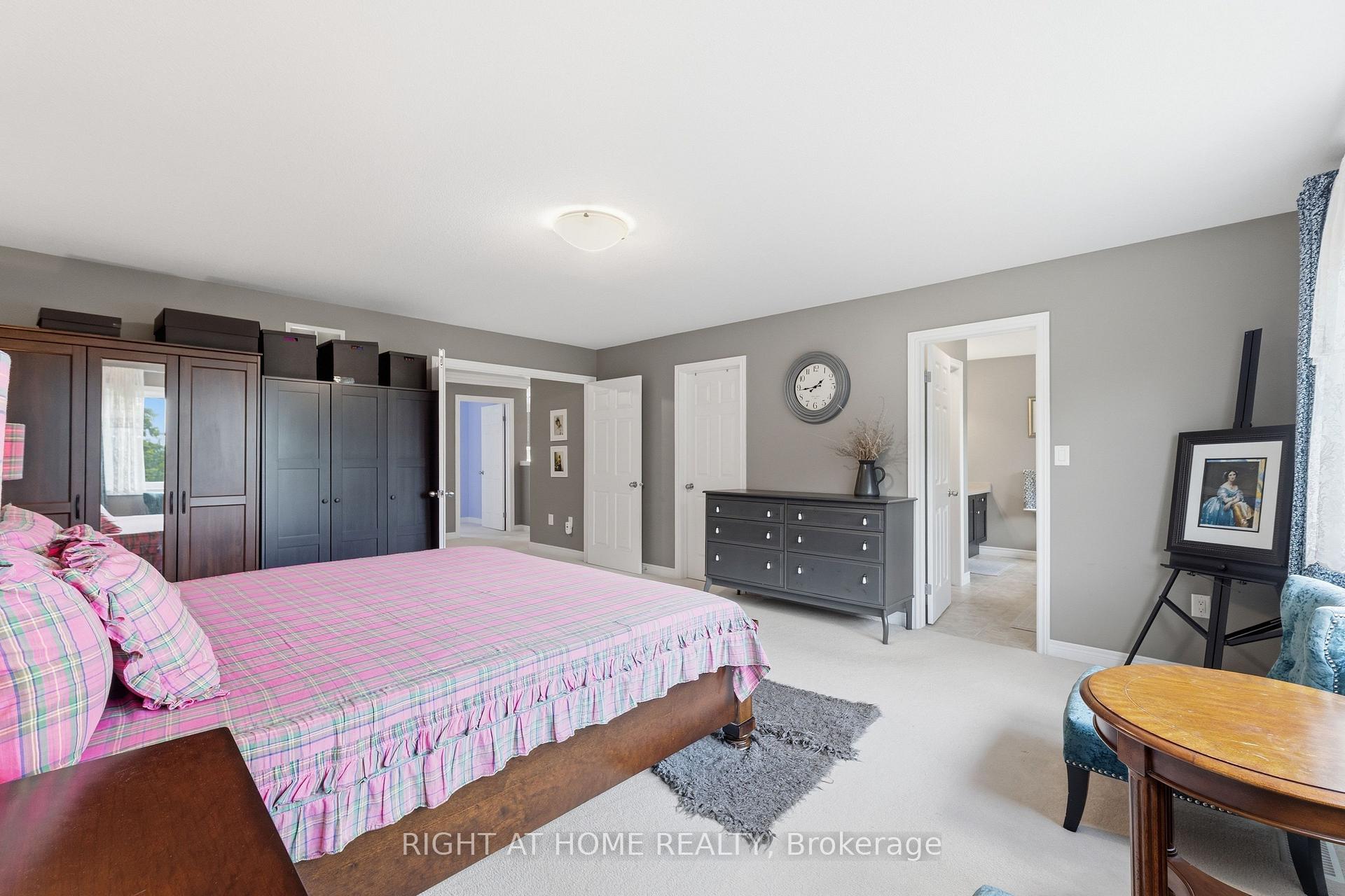 Photo 17 of 38 Weaver Drive, Hamilton, Meadowlands — HOMEH