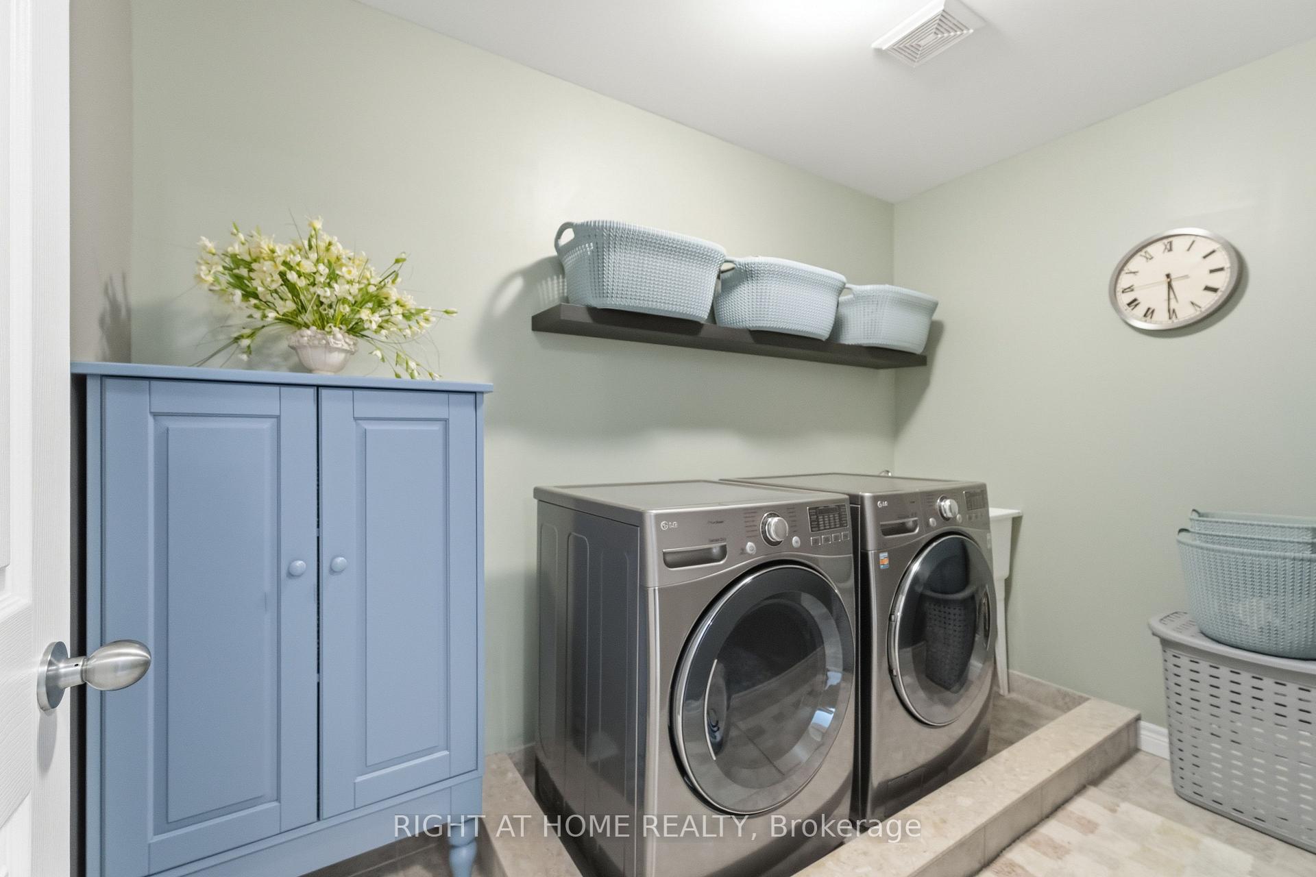 Photo 23 of 38 Weaver Drive, Hamilton, Meadowlands — HOMEH