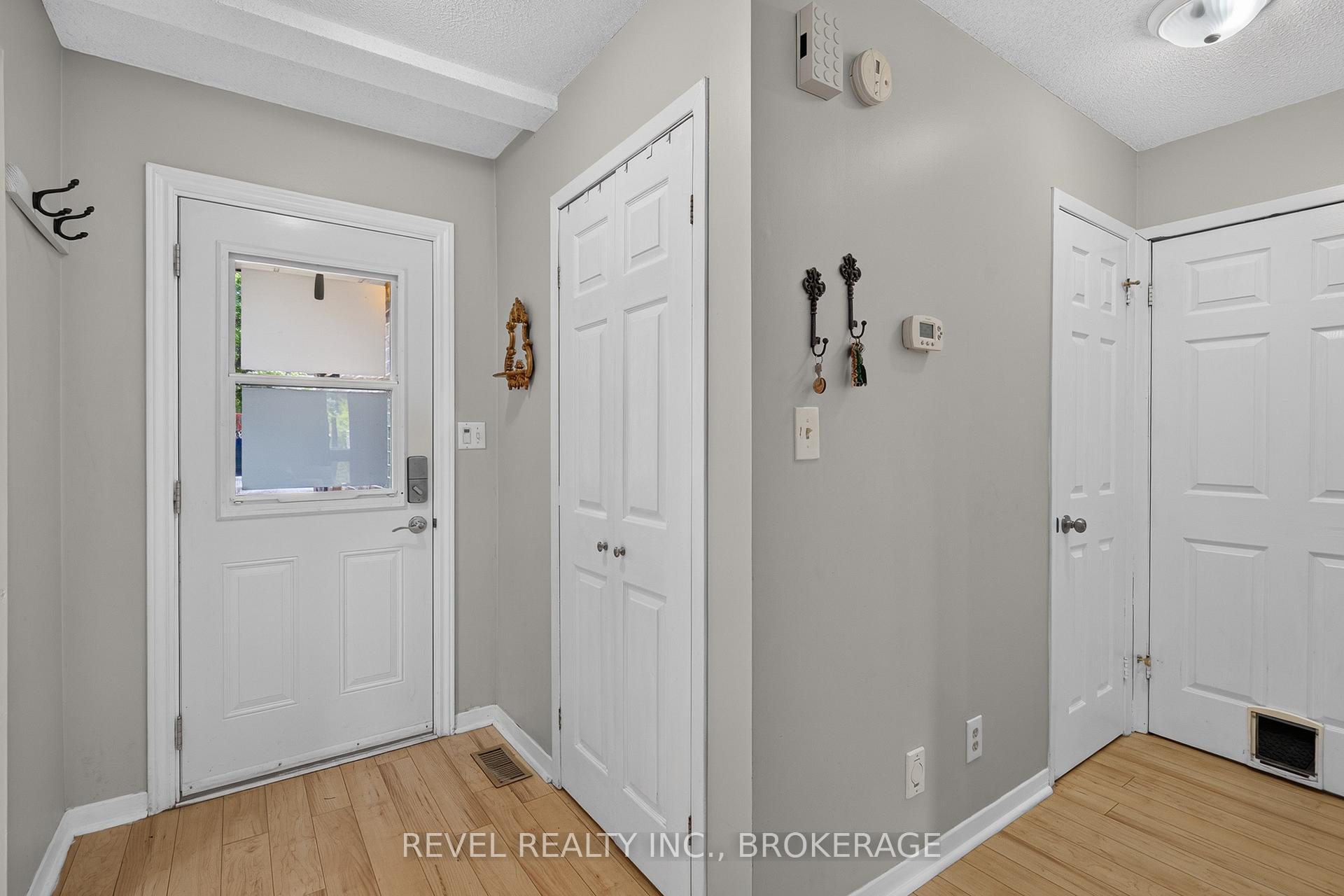 Photo 5 of 62 Barker Drive, Kingston, Kingston East (Incl Barret Crt) — HOMEH