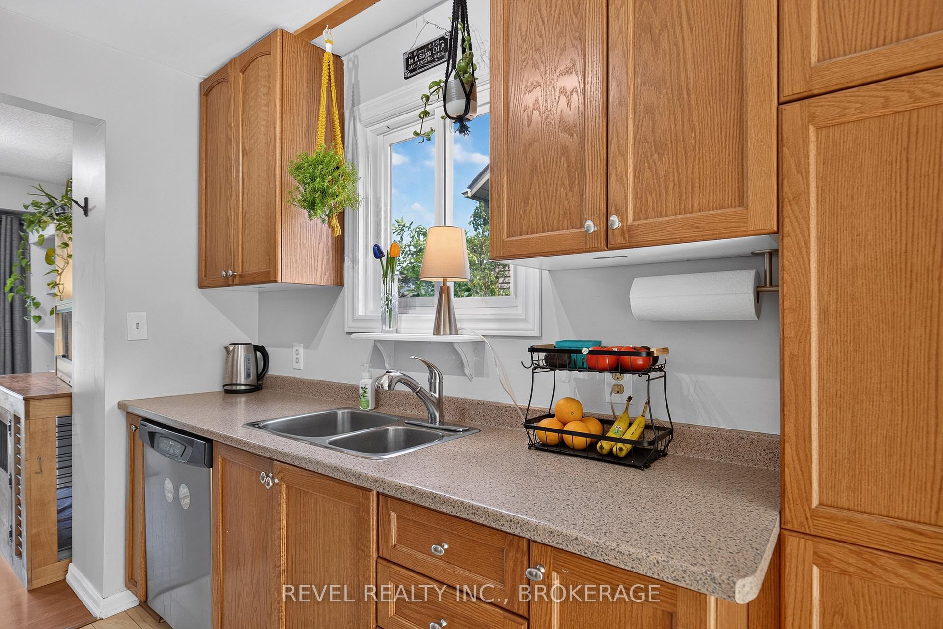 Photo 13 of 62 Barker Drive, Kingston, Kingston East (Incl Barret Crt) — HOMEH