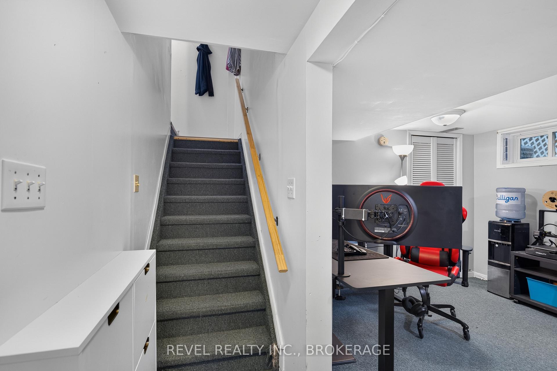 Photo 32 of 62 Barker Drive, Kingston, Kingston East (Incl Barret Crt) — HOMEH