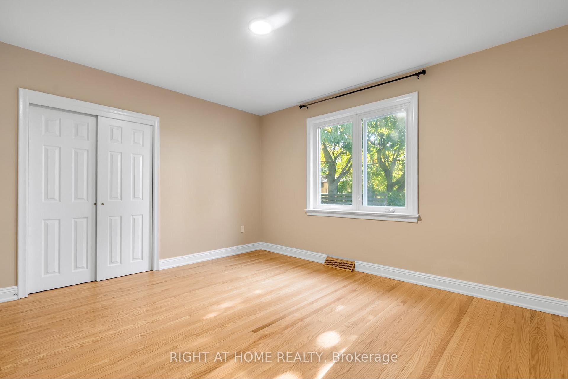 Photo 13 of Unit Main, 49 McGregor Road W, Scarborough, Dorset Park — HOMEH