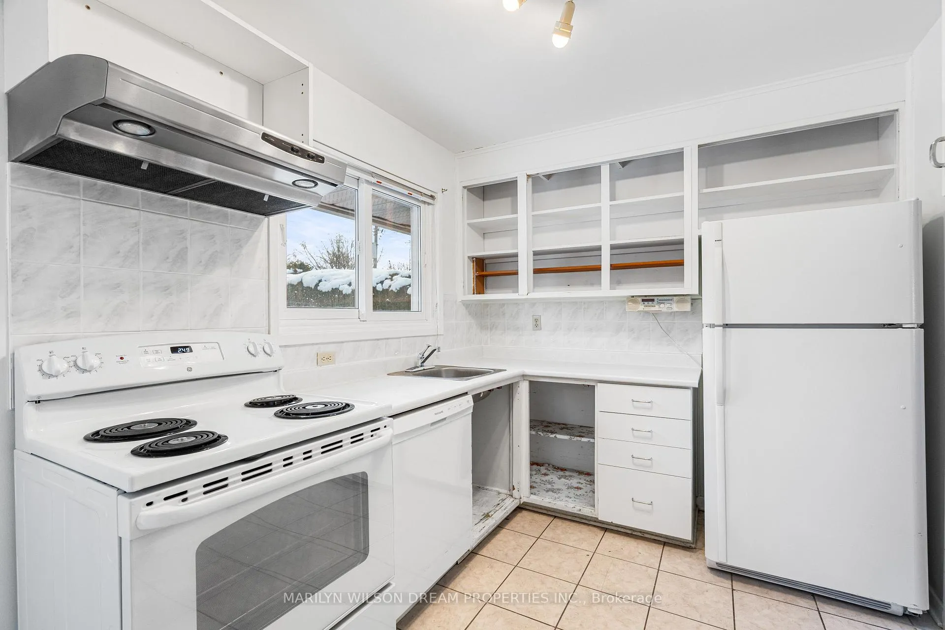 Photo 9 of 18 Virgil Road, Ottawa, Lynwood Village — HOMEH