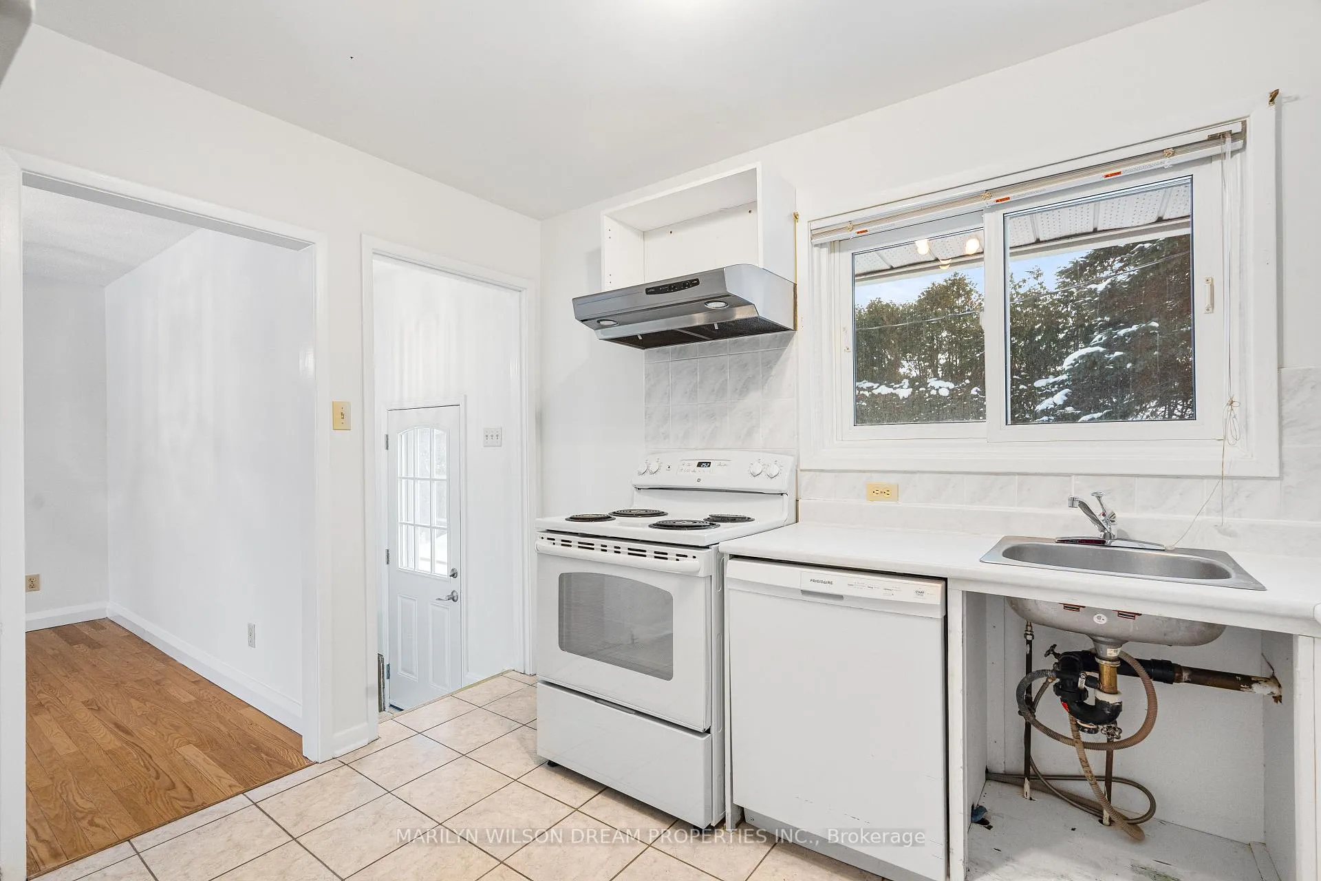 Photo 11 of 18 Virgil Road, Ottawa, Lynwood Village — HOMEH