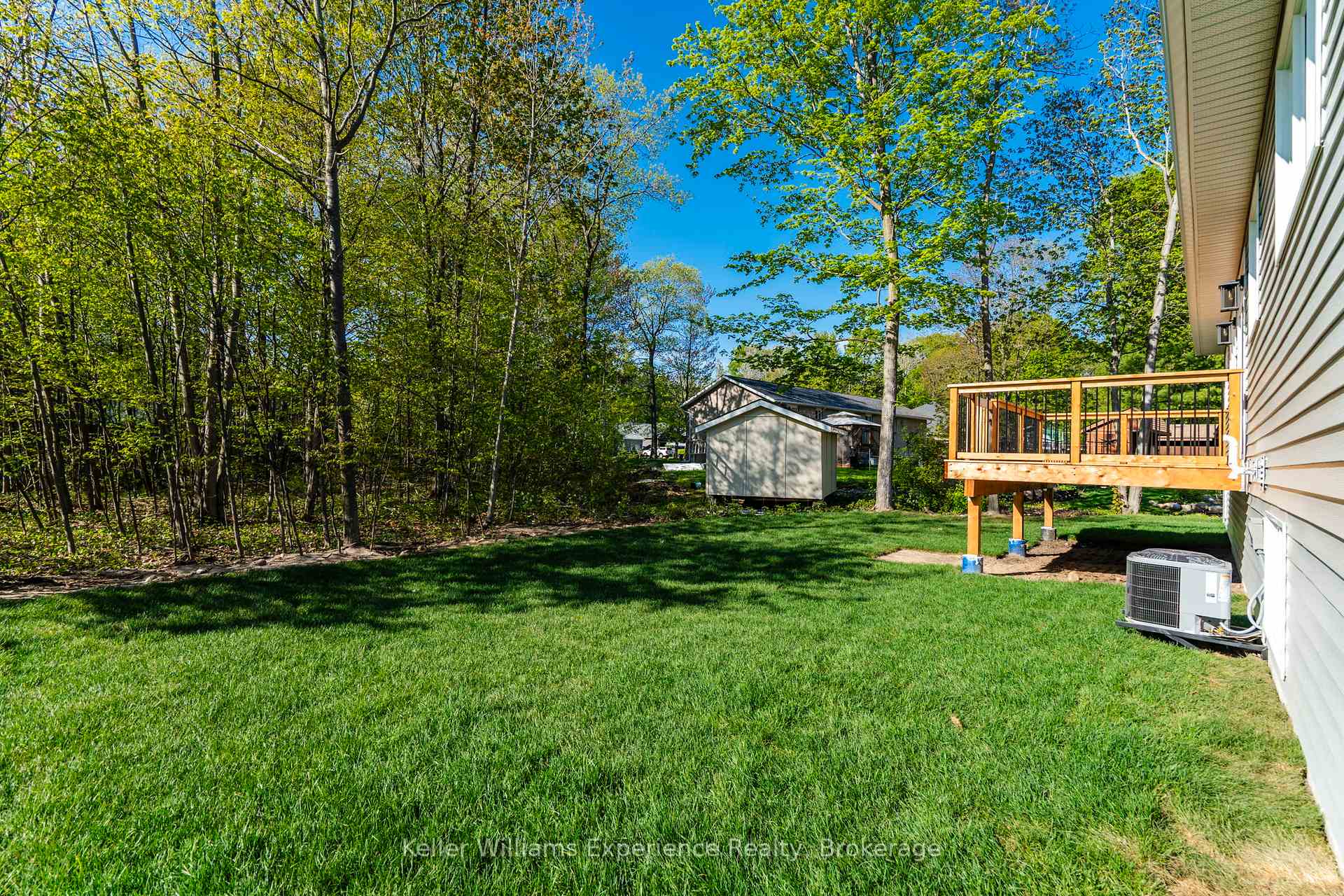 Photo 24 of 62 Rue Vanier, Tiny, Rural Tiny — HOMEH