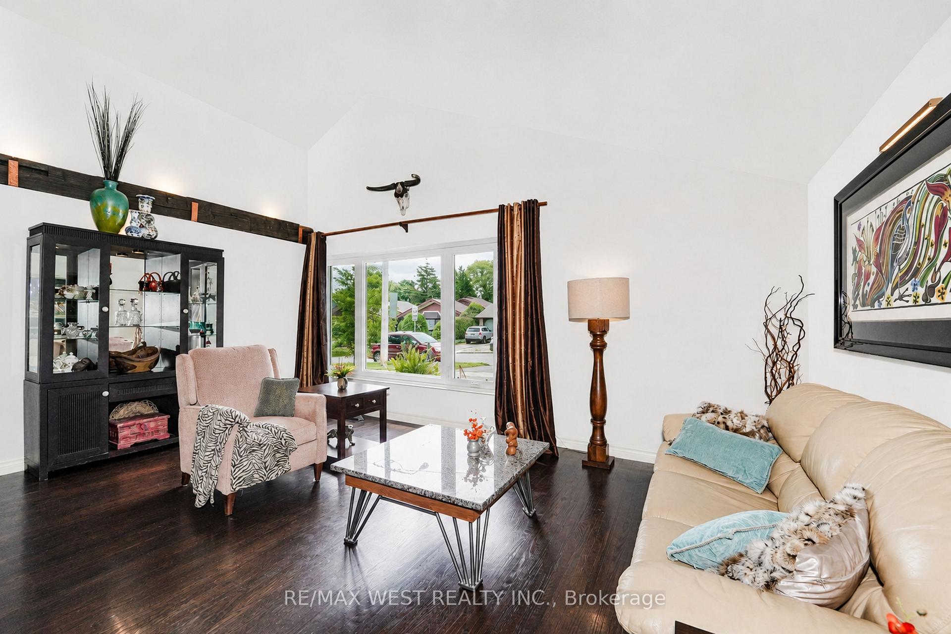 Photo 2 of 143 Botany Hill Road, Scarborough, Morningside — HOMEH