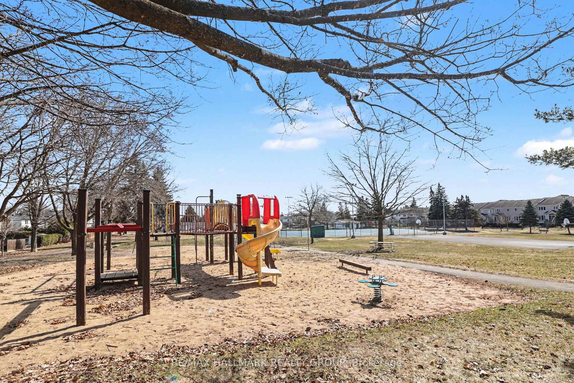 Photo 16 of Unit 8, 900 Elmsmere Road, Ottawa, Beacon Hill South — HOMEH