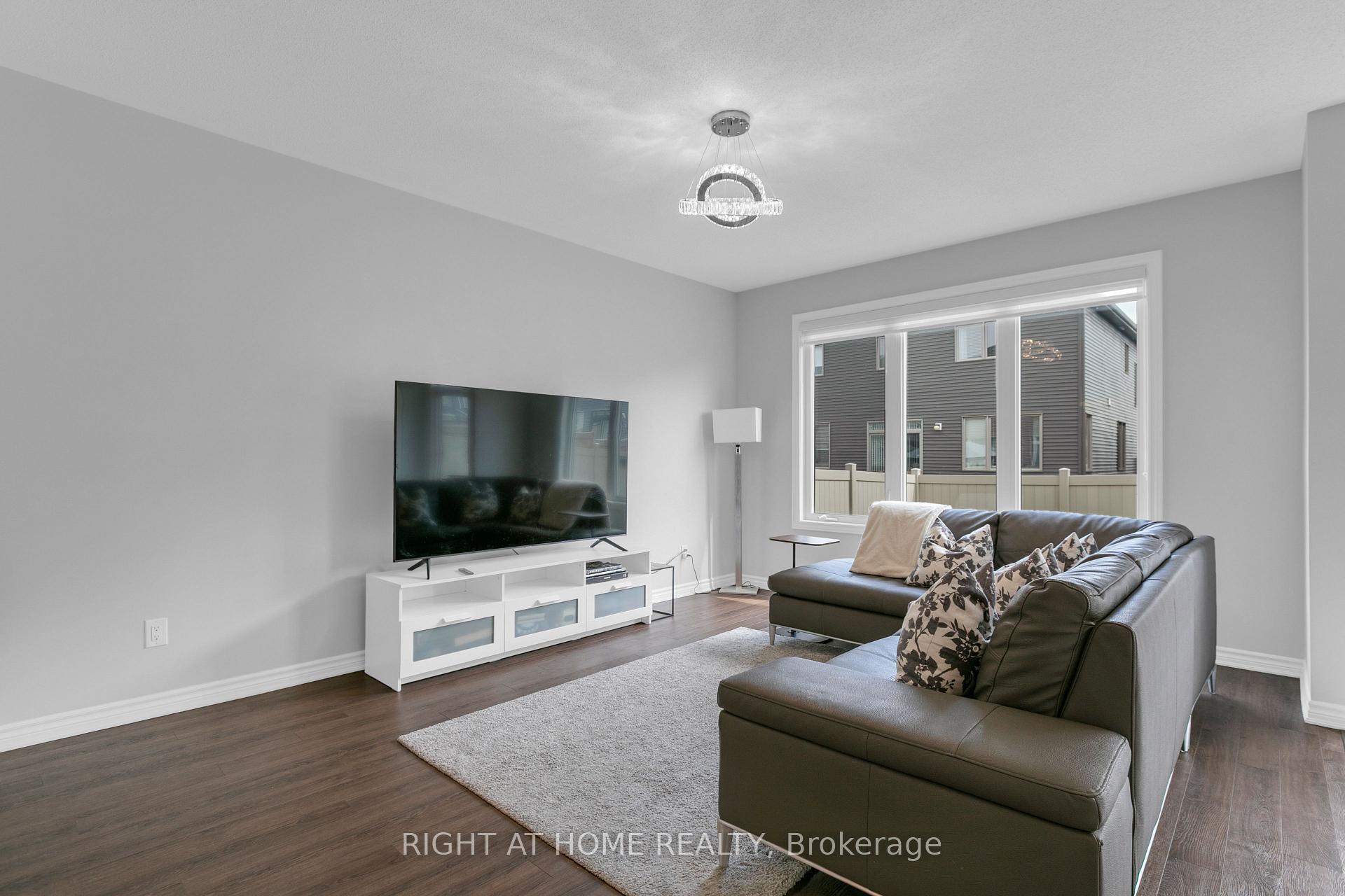Photo 6 of 104 Unity Place, Ottawa, Stittsville (North) — HOMEH