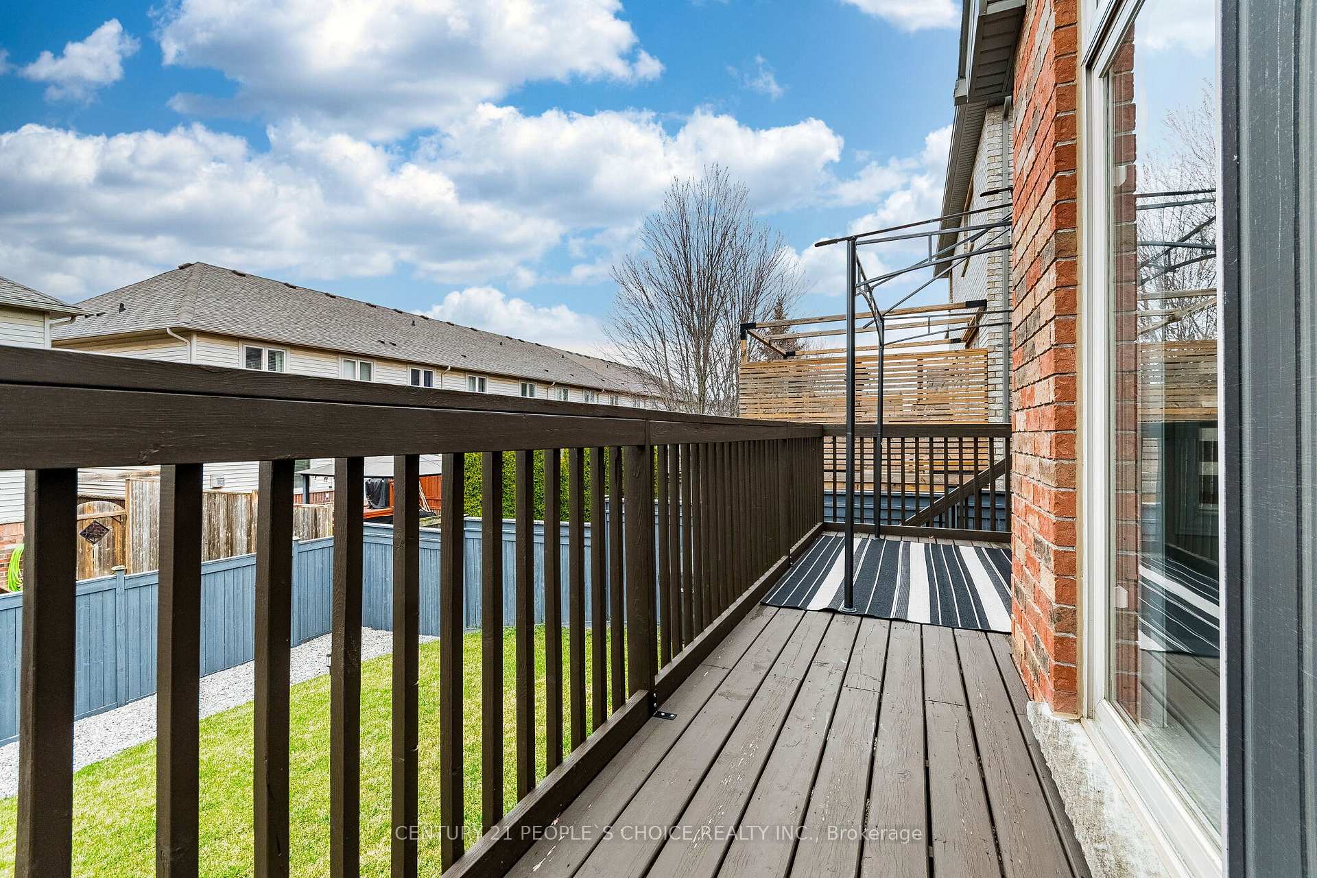 Photo 3 of 147 Garinger Crescent, Hamilton, Binbrook — HOMEH