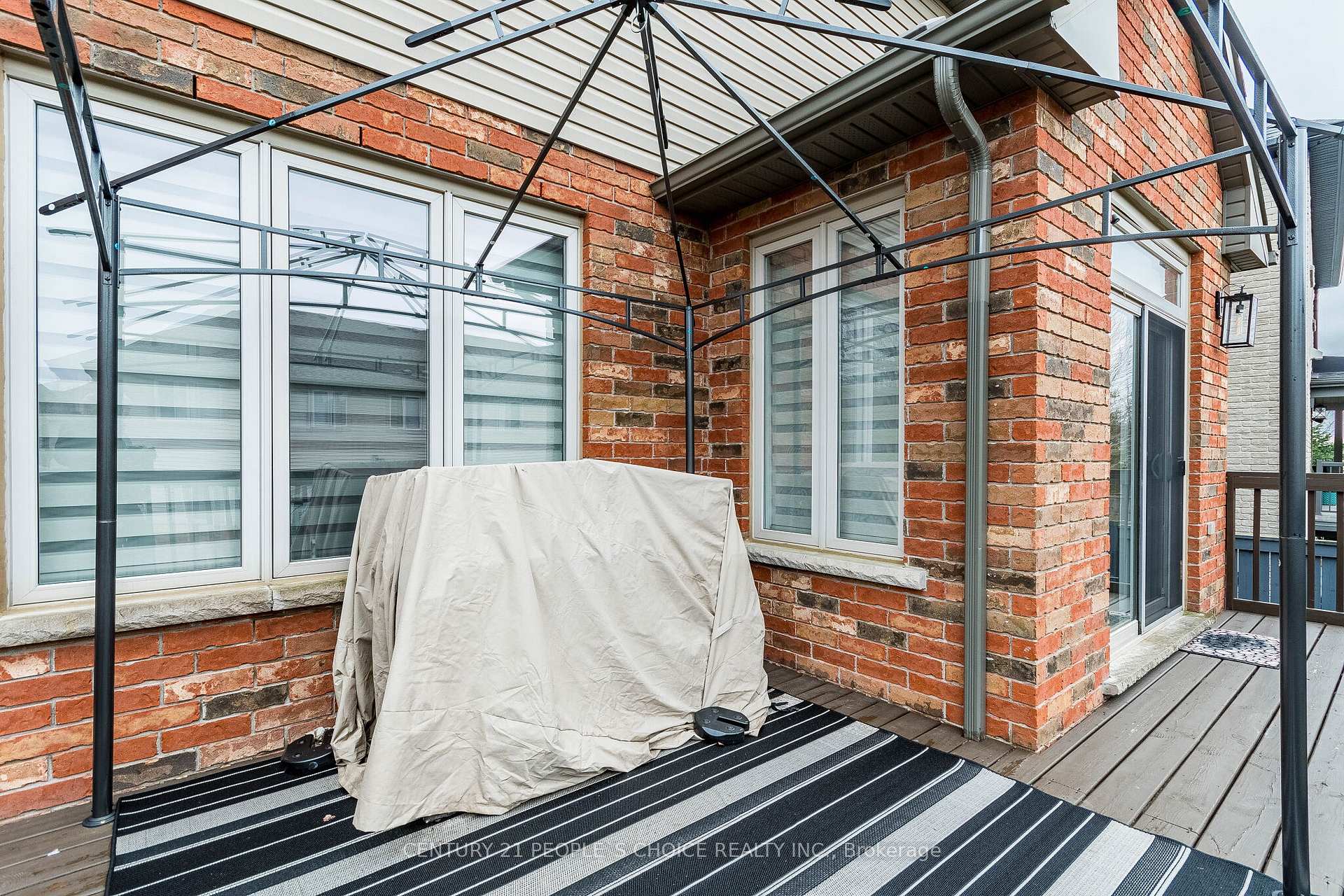 Photo 4 of 147 Garinger Crescent, Hamilton, Binbrook — HOMEH