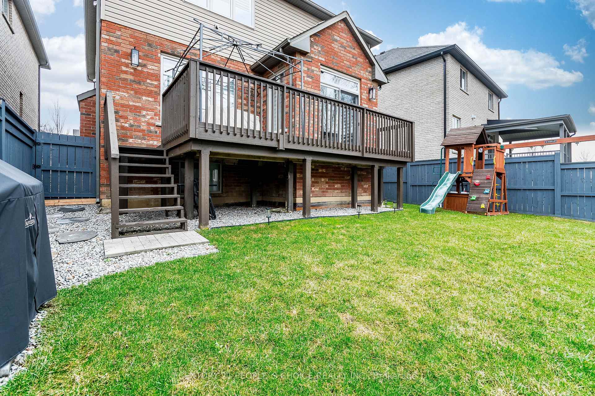 Photo 6 of 147 Garinger Crescent, Hamilton, Binbrook — HOMEH