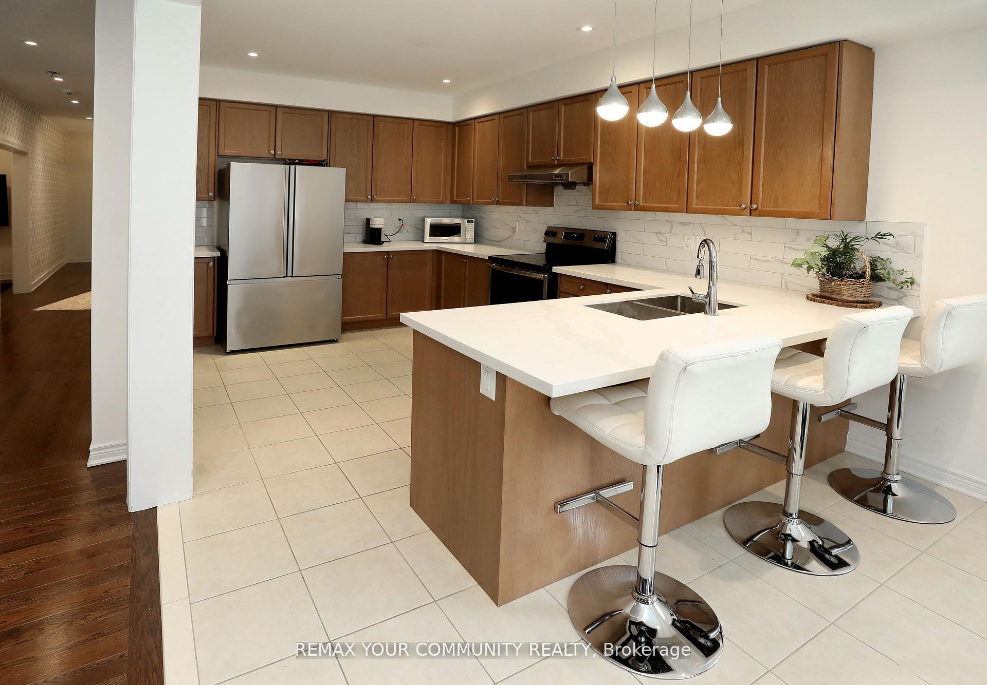 Photo 15 of 39 Kavanagh Avenue, East Gwillimbury, Sharon — HOMEH