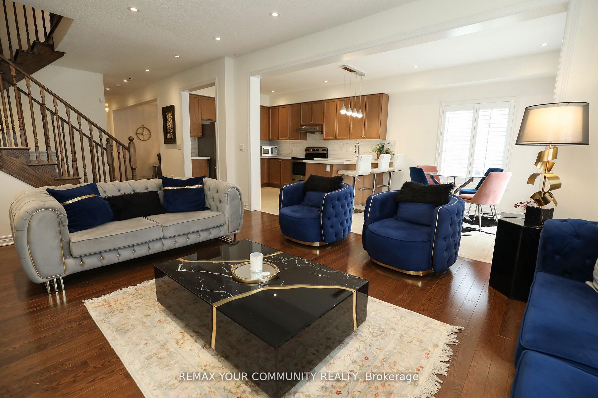 Photo 16 of 39 Kavanagh Avenue, East Gwillimbury, Sharon — HOMEH