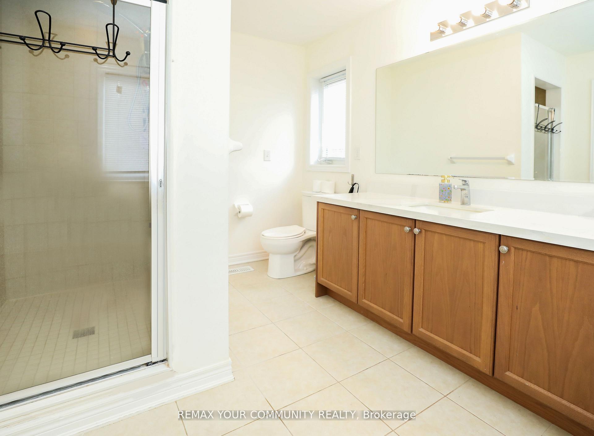 Photo 20 of 39 Kavanagh Avenue, East Gwillimbury, Sharon — HOMEH