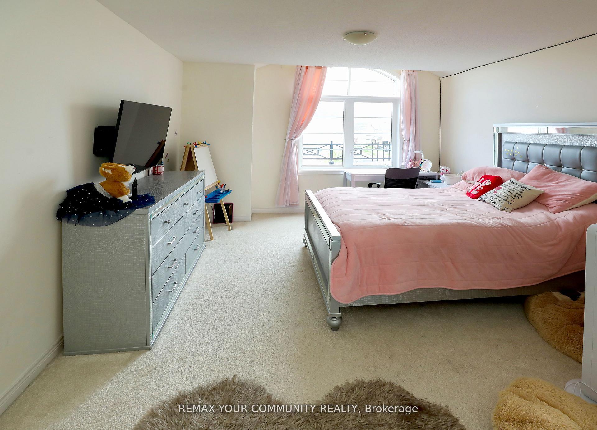 Photo 23 of 39 Kavanagh Avenue, East Gwillimbury, Sharon — HOMEH