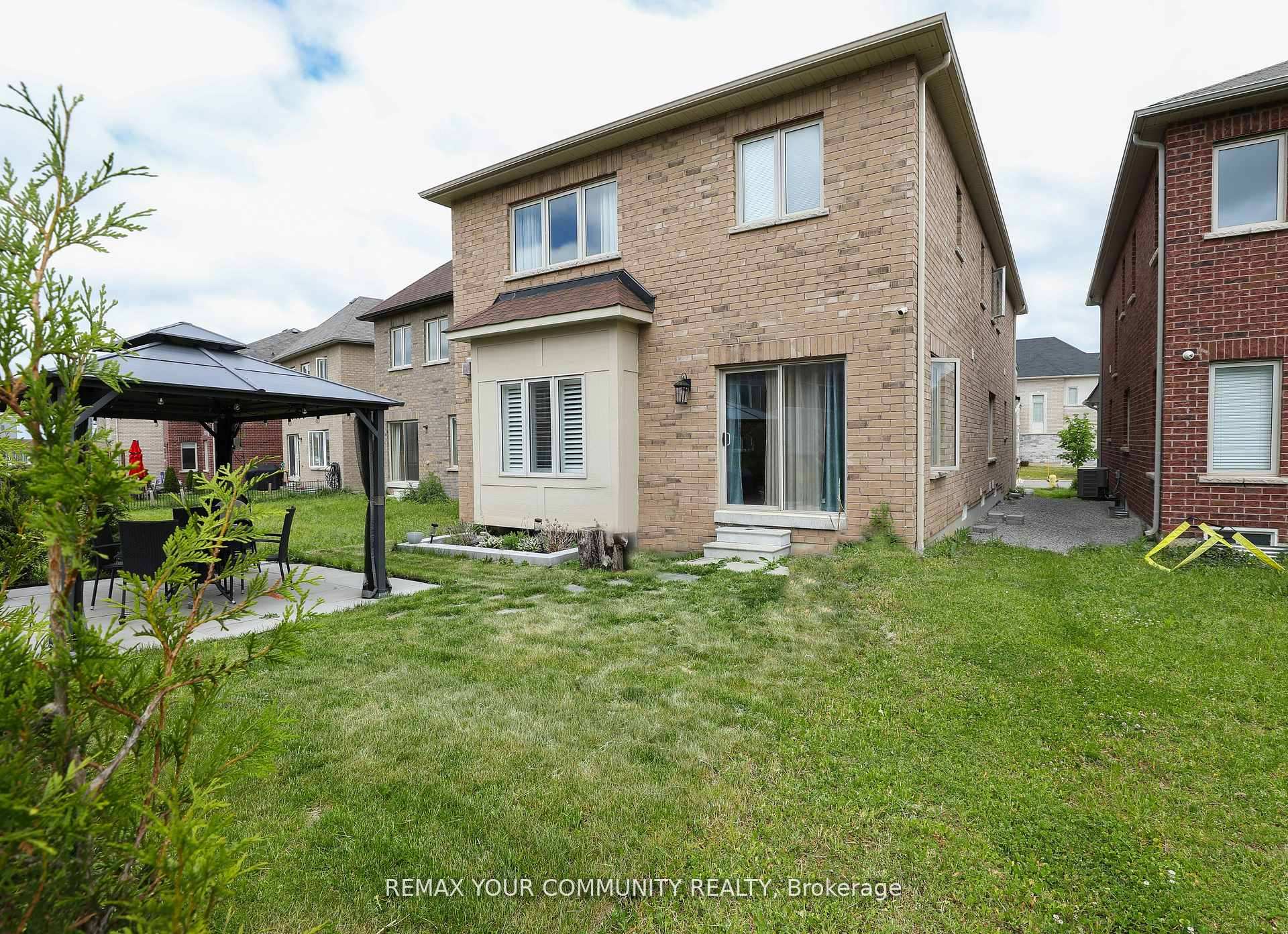 Photo 31 of 39 Kavanagh Avenue, East Gwillimbury, Sharon — HOMEH