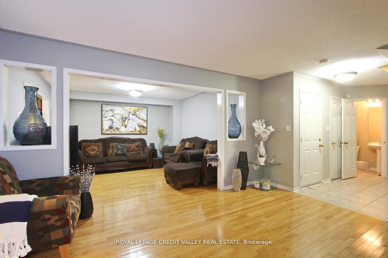 Photo 12 of 4 Kanata Road, Brampton, Fletcher's Meadow — HOMEH