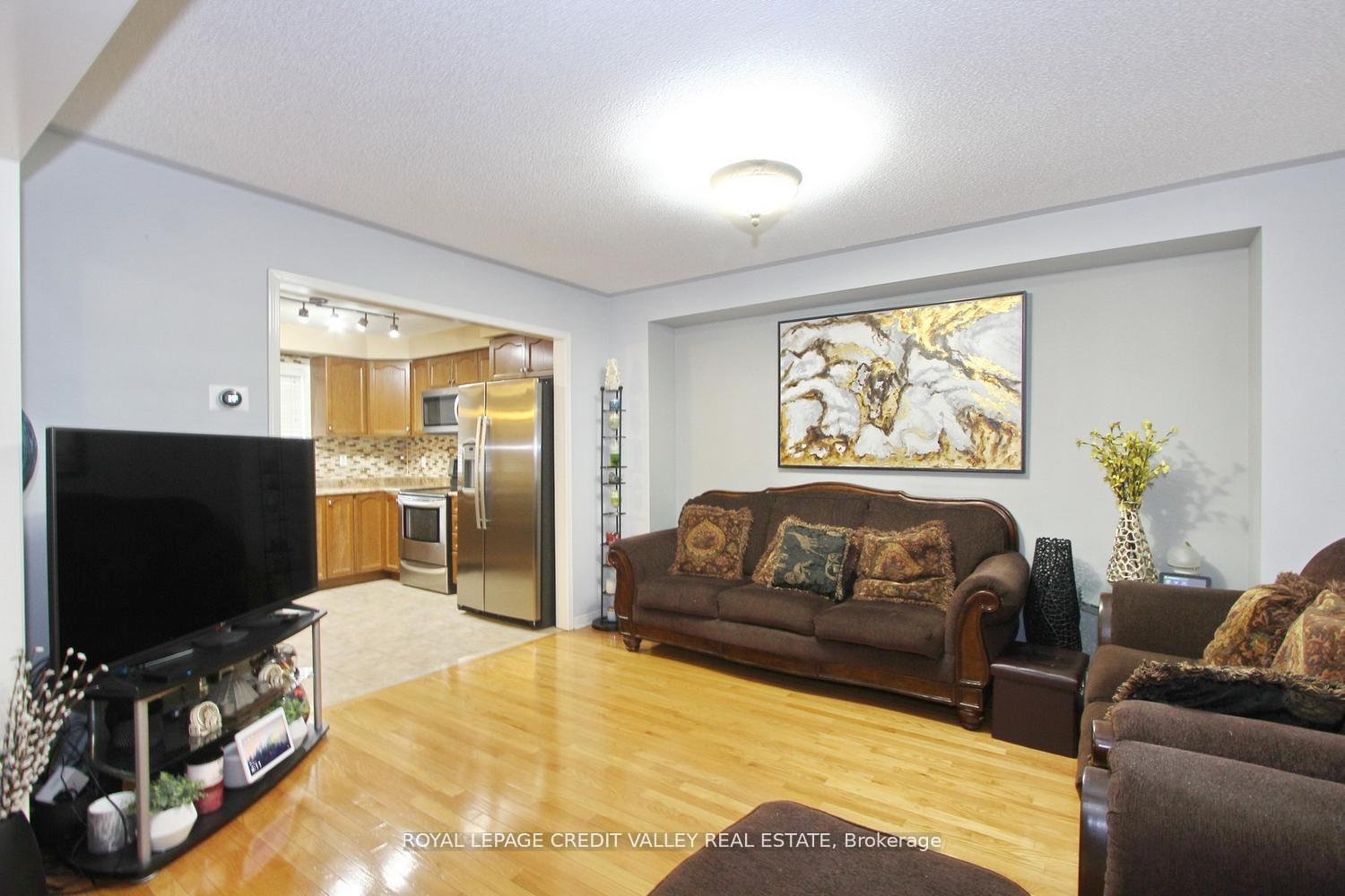 Photo 13 of 4 Kanata Road, Brampton, Fletcher's Meadow — HOMEH