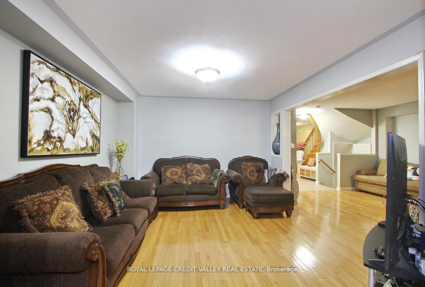 Photo 19 of 4 Kanata Road, Brampton, Fletcher's Meadow — HOMEH