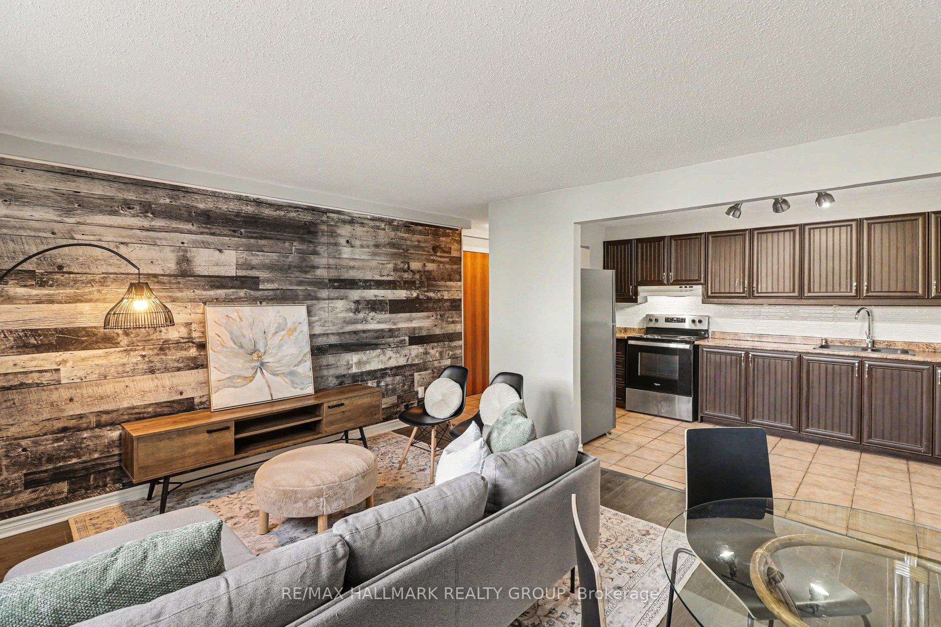 Photo 4 of Unit 2, 898 Elmsmere Road, Ottawa, Beacon Hill South — HOMEH