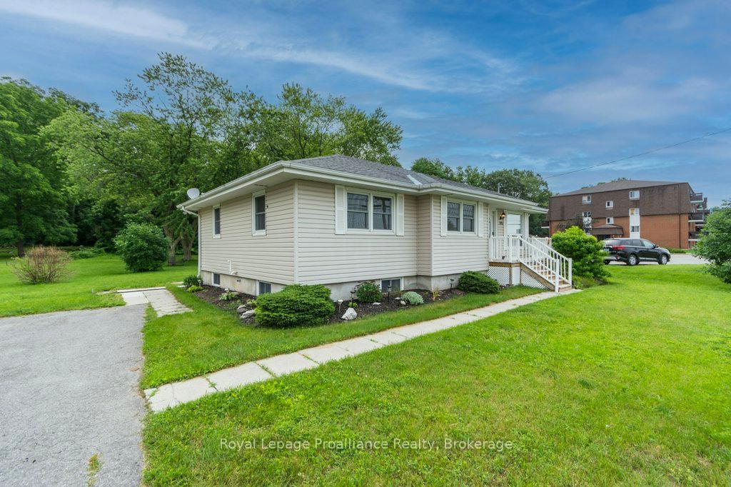 Photo 2 of 395 Sidney Street, Quinte West, Trenton Ward — HOMEH