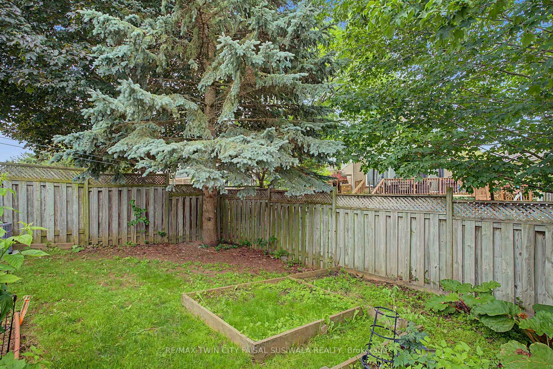 Photo 5 of 191 Northview Heights Drive, Cambridge, Greenway-Chaplin — HOMEH