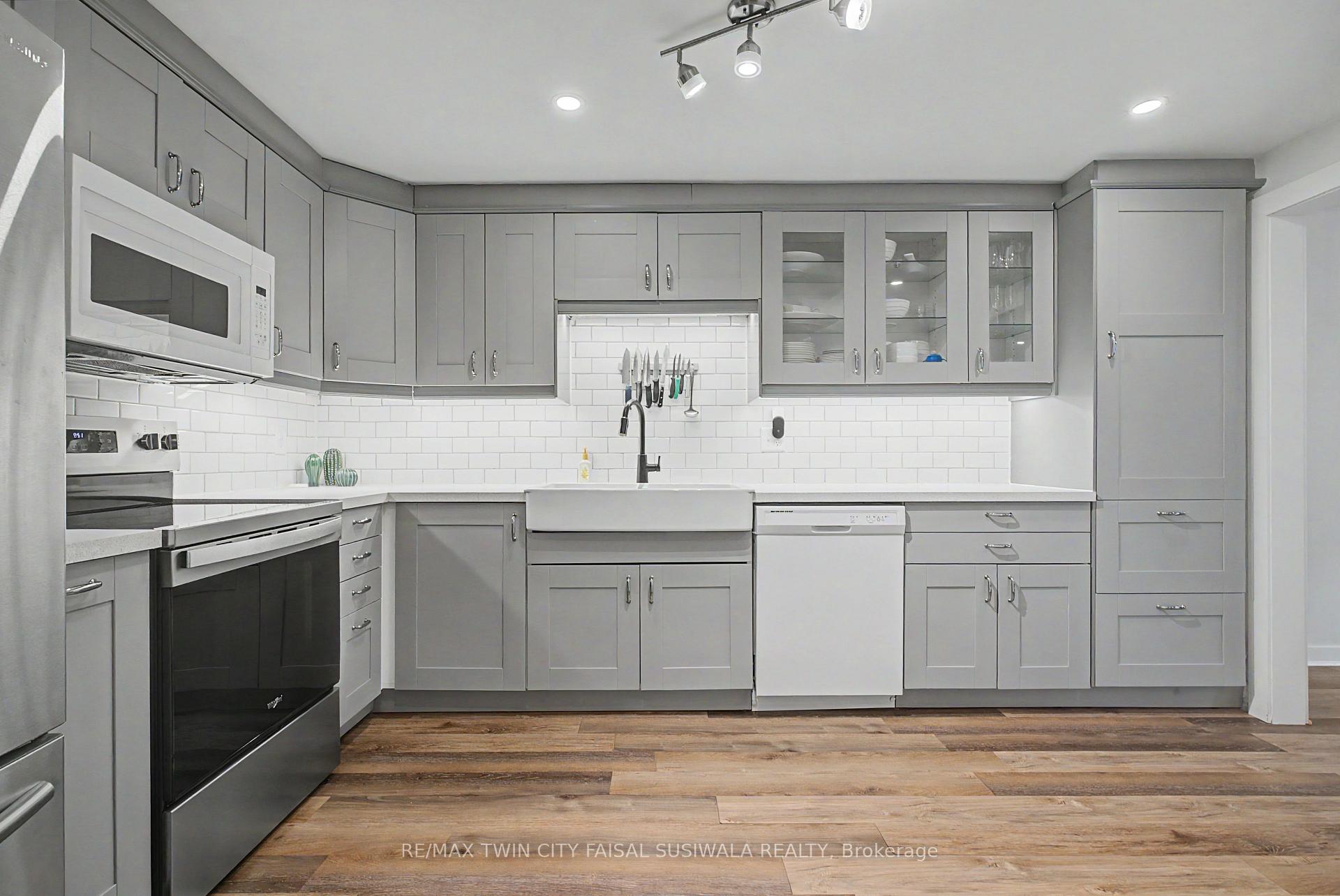 Photo 7 of 191 Northview Heights Drive, Cambridge, Greenway-Chaplin — HOMEH
