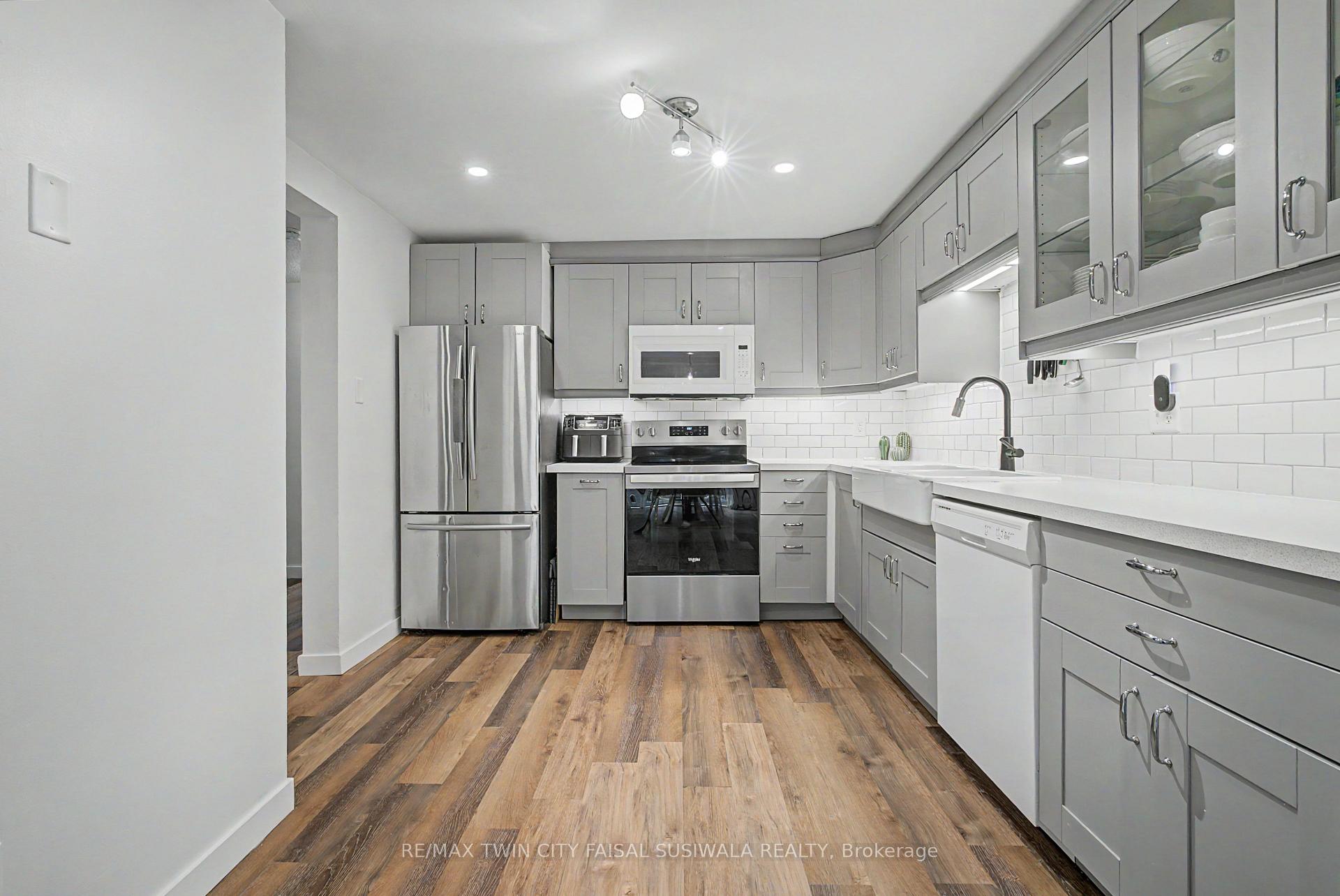 Photo 8 of 191 Northview Heights Drive, Cambridge, Greenway-Chaplin — HOMEH