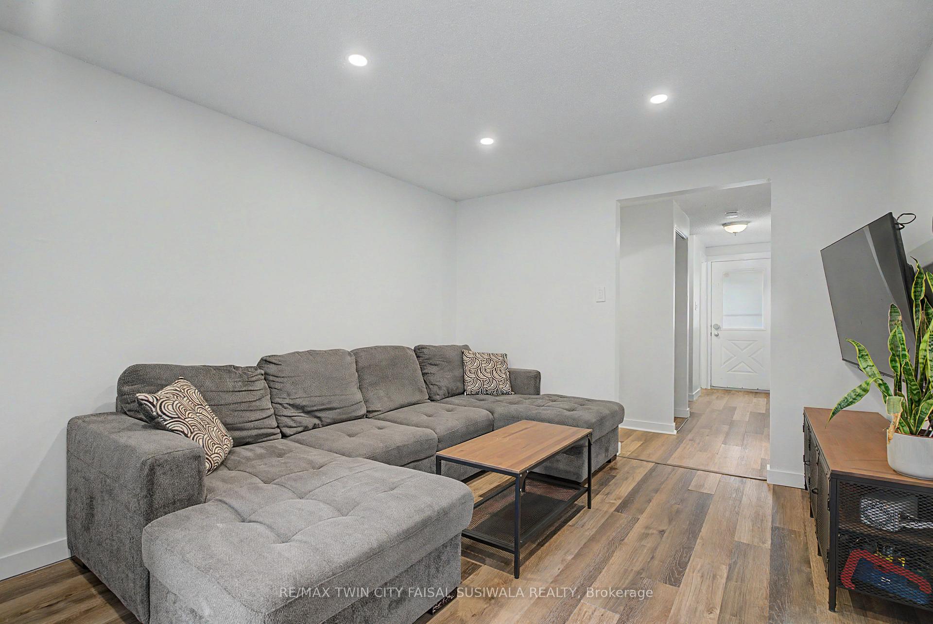 Photo 12 of 191 Northview Heights Drive, Cambridge, Greenway-Chaplin — HOMEH