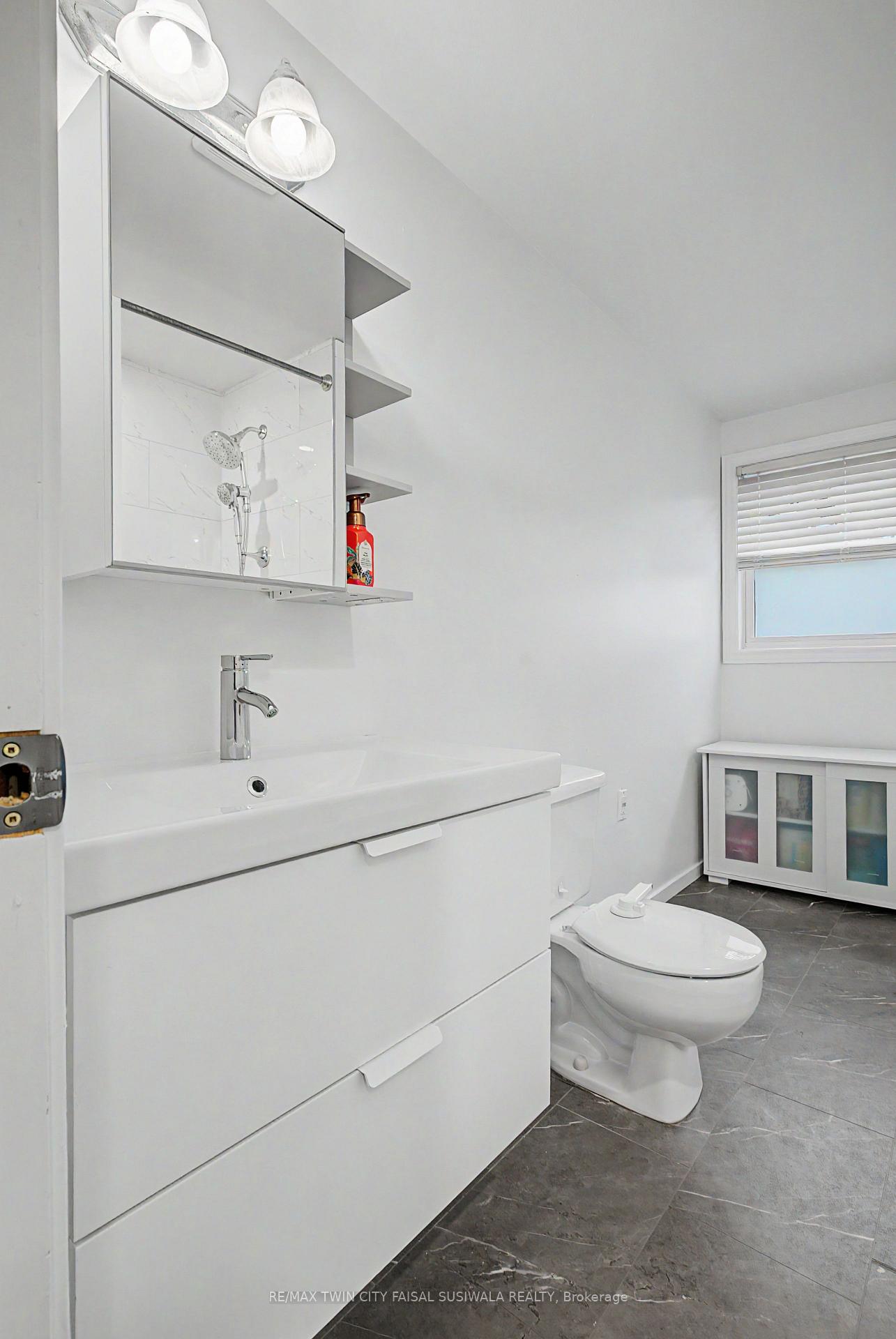 Photo 18 of 191 Northview Heights Drive, Cambridge, Greenway-Chaplin — HOMEH