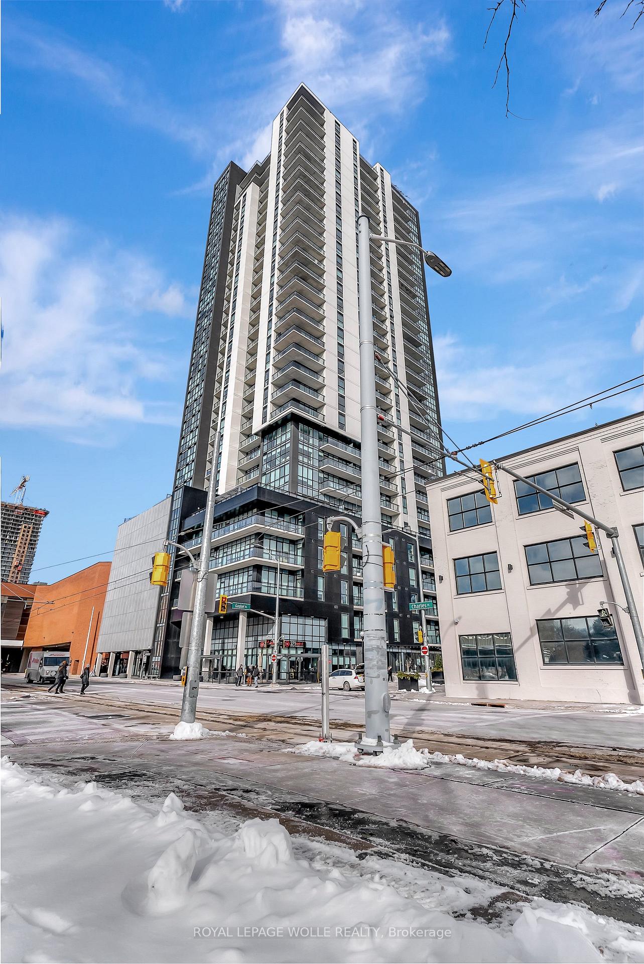 Photo 3 of Unit 1904, 60 Charles Street W, Kitchener, City Commercial Core — HOMEH