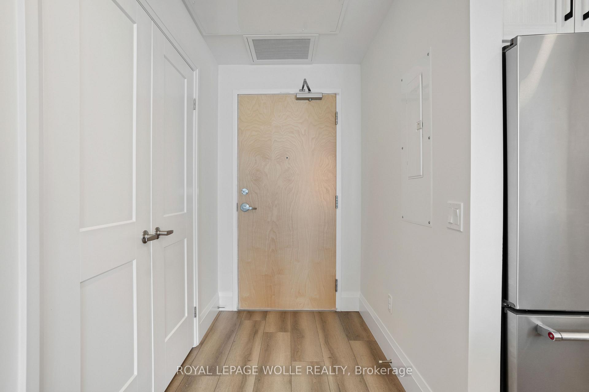 Photo 8 of Unit 1904, 60 Charles Street W, Kitchener, City Commercial Core — HOMEH