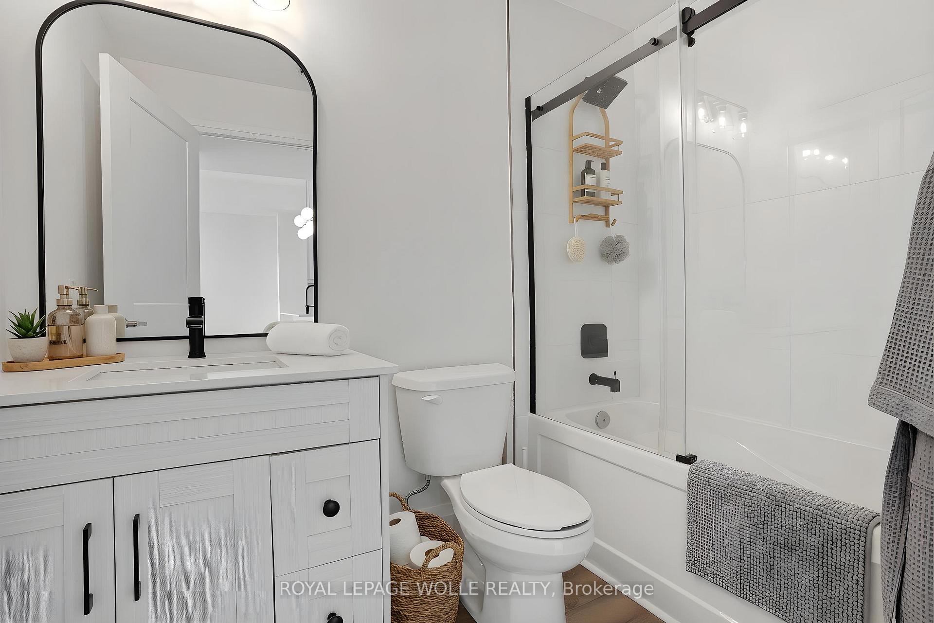 Photo 29 of Unit 1904, 60 Charles Street W, Kitchener, City Commercial Core — HOMEH
