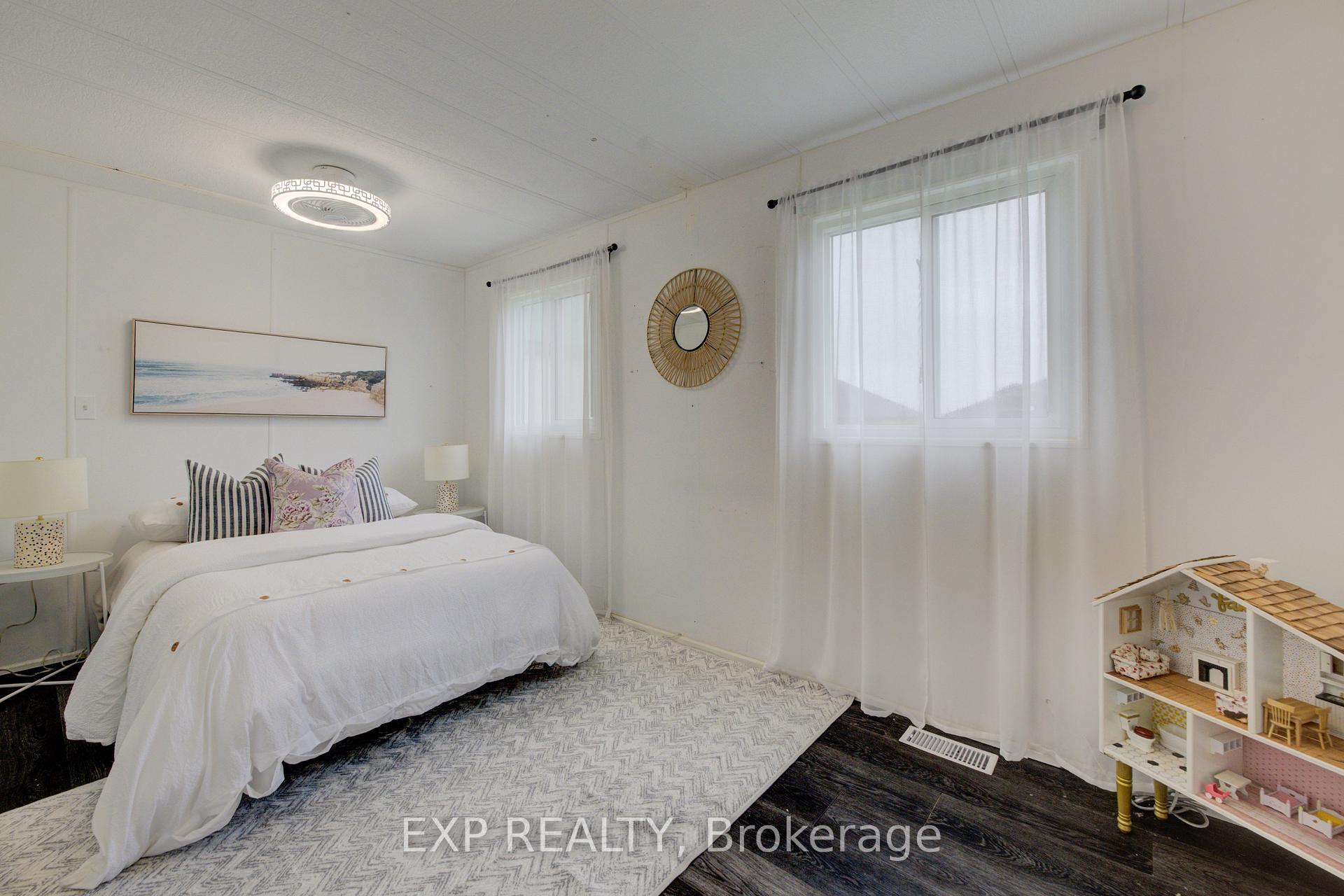 Photo 13 of Unit 7, 84 Wellington Street S, Mapleton, Rural Mapleton — HOMEH