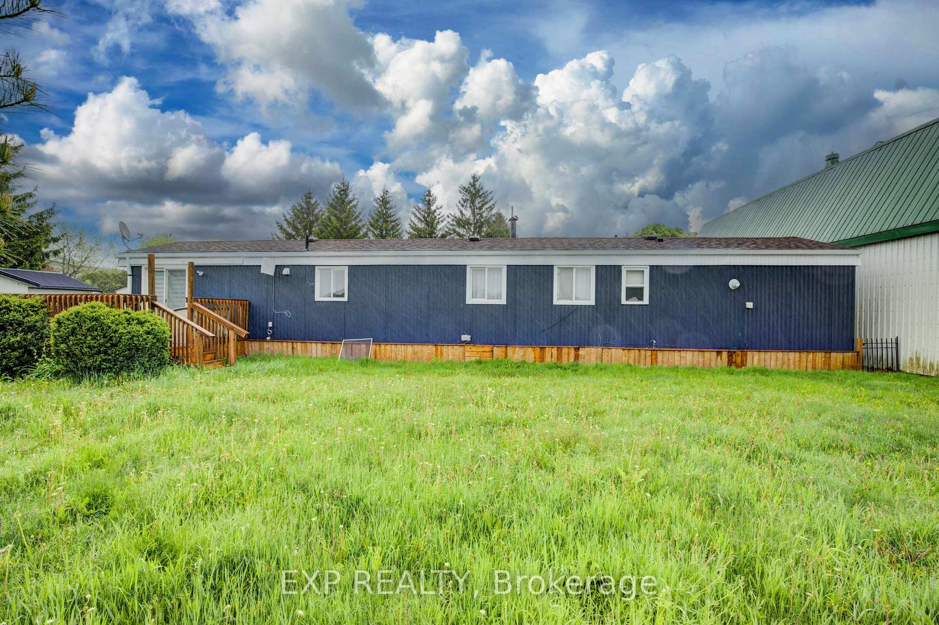Photo 22 of Unit 7, 84 Wellington Street S, Mapleton, Rural Mapleton — HOMEH