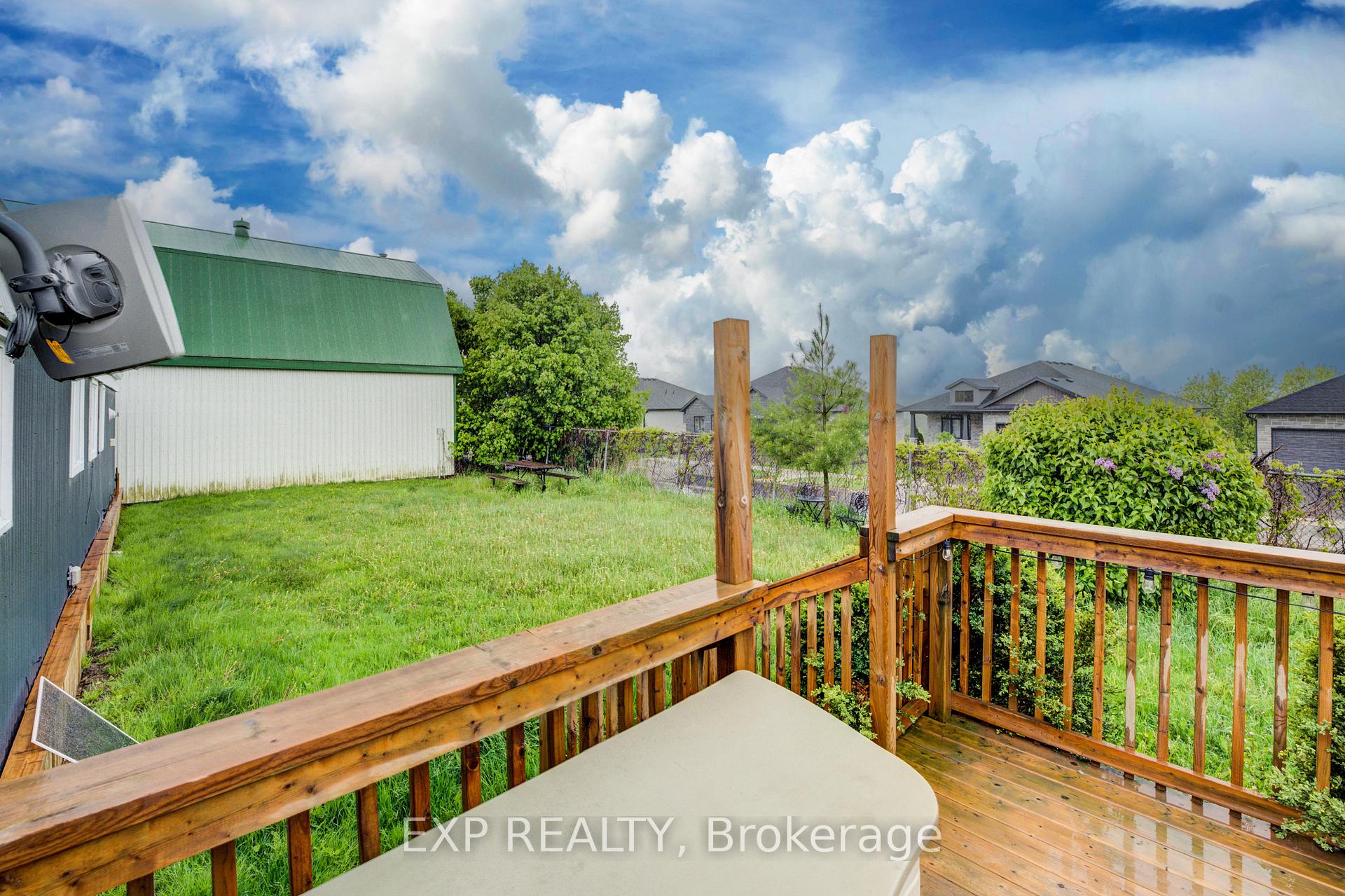 Photo 25 of Unit 7, 84 Wellington Street S, Mapleton, Rural Mapleton — HOMEH