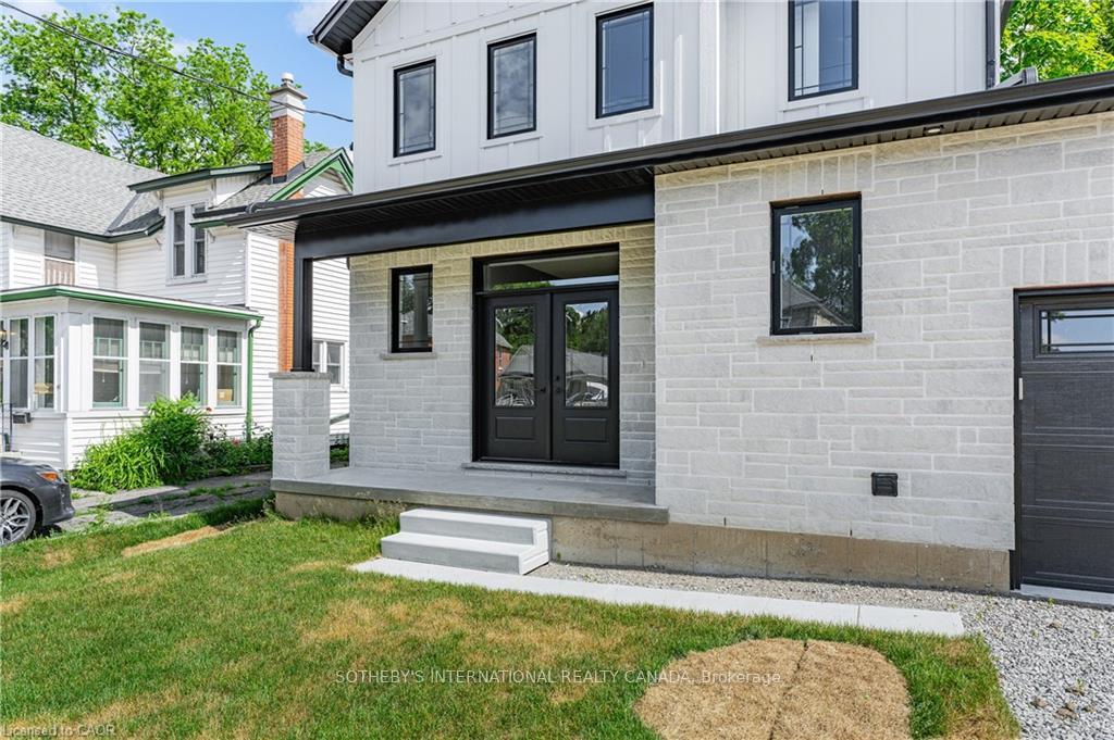 Photo 3 of 42 Rich Avenue, Cambridge, East Galt — HOMEH