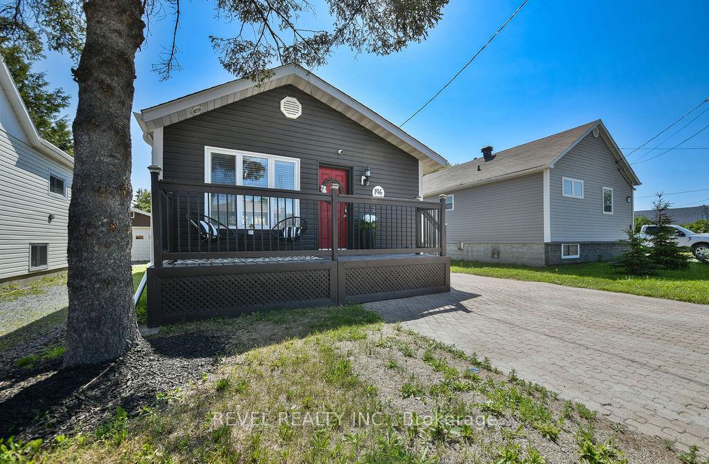 Front of 146 Cameron Street N