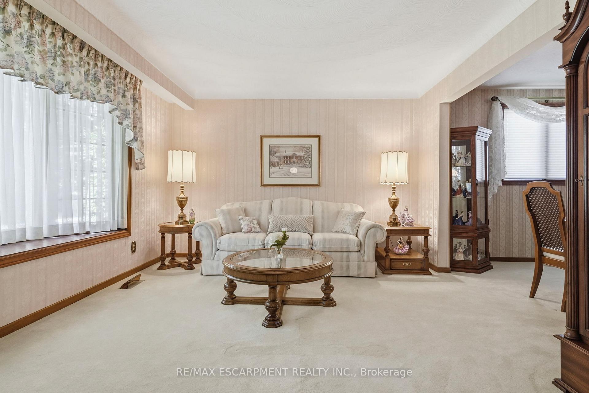 Photo 5 of 11 Tanera Crescent, St. Catharines, Carlton/Bunting — HOMEH