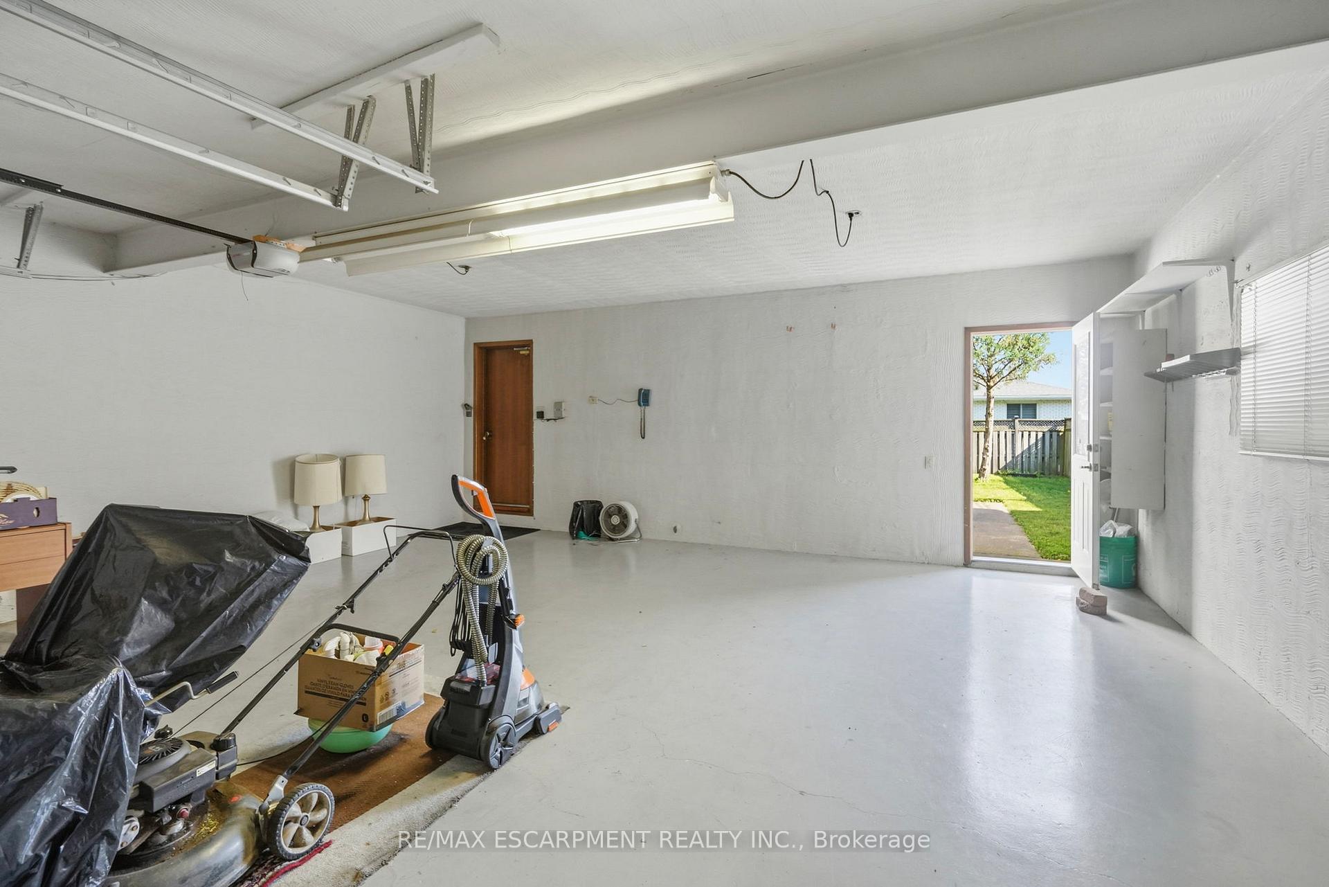 Photo 32 of 11 Tanera Crescent, St. Catharines, Carlton/Bunting — HOMEH