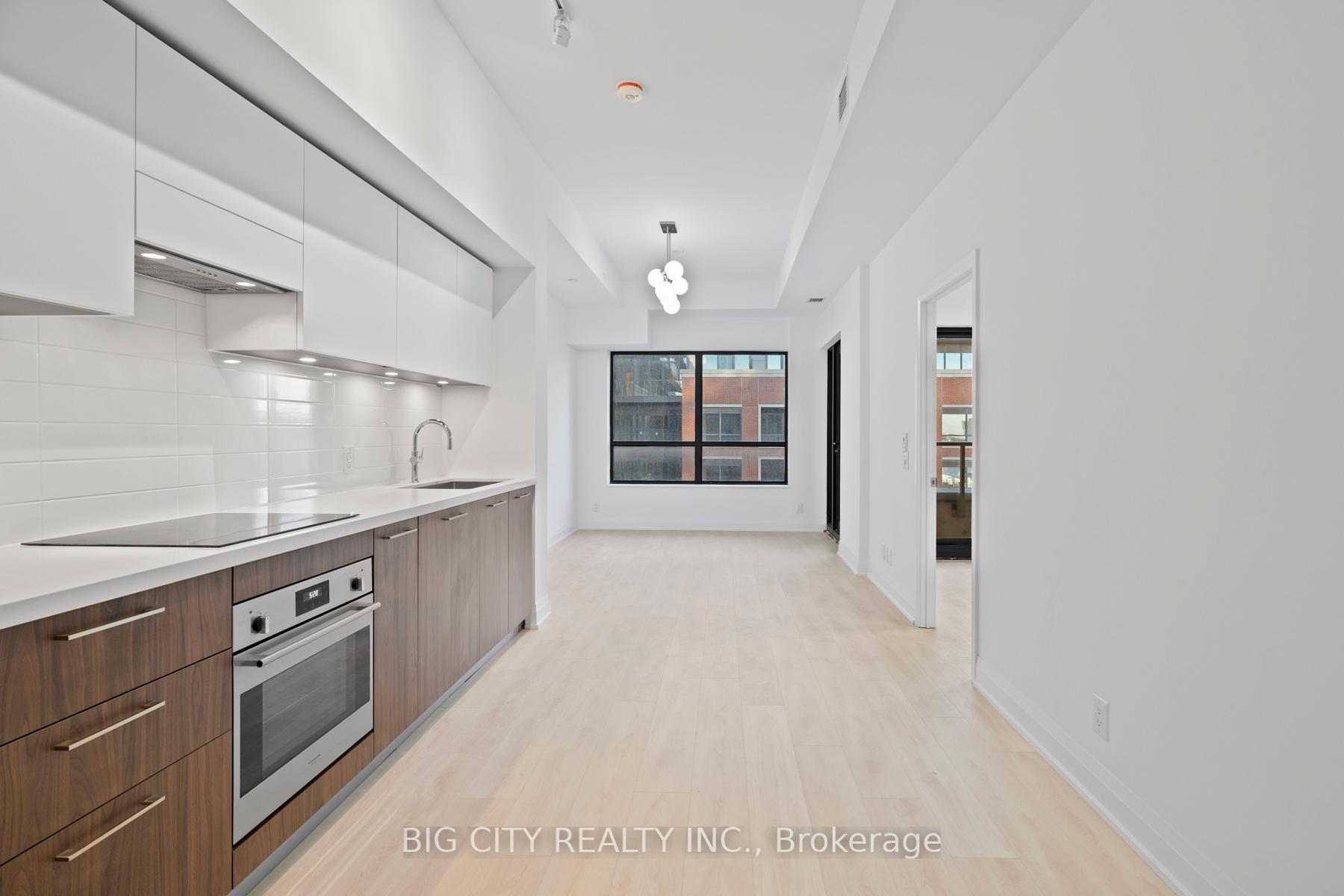 Photo 4 of Unit 603, 33 Frederick Todd Way, Toronto, Thorncliffe Park — HOMEH