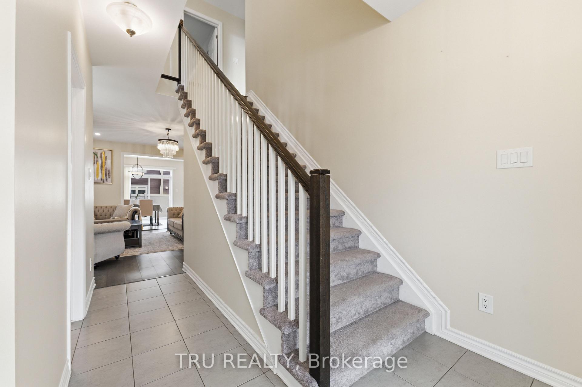Photo 5 of 344 Sweetclover Way, Ottawa, Avalon West — HOMEH