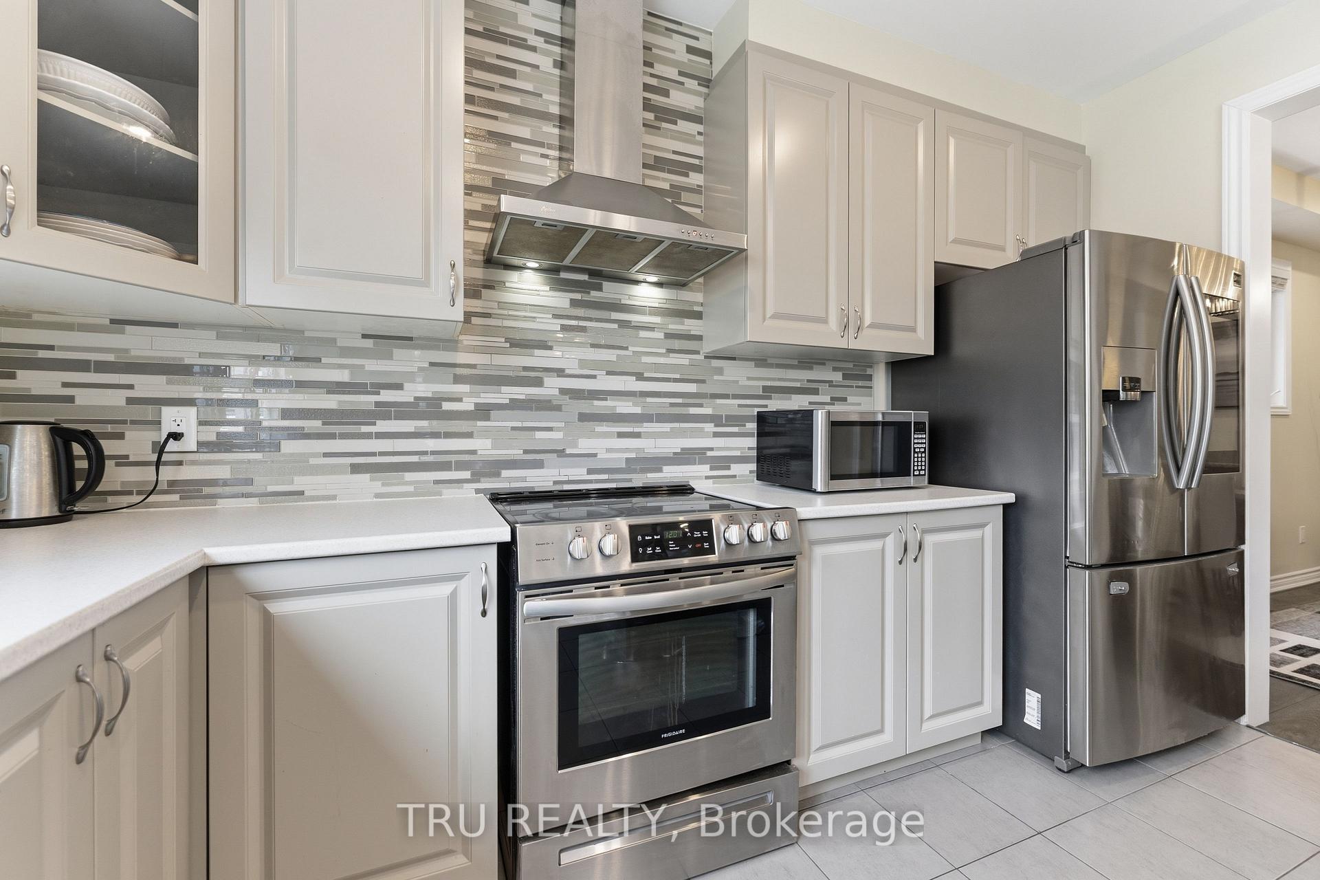 Photo 17 of 344 Sweetclover Way, Ottawa, Avalon West — HOMEH