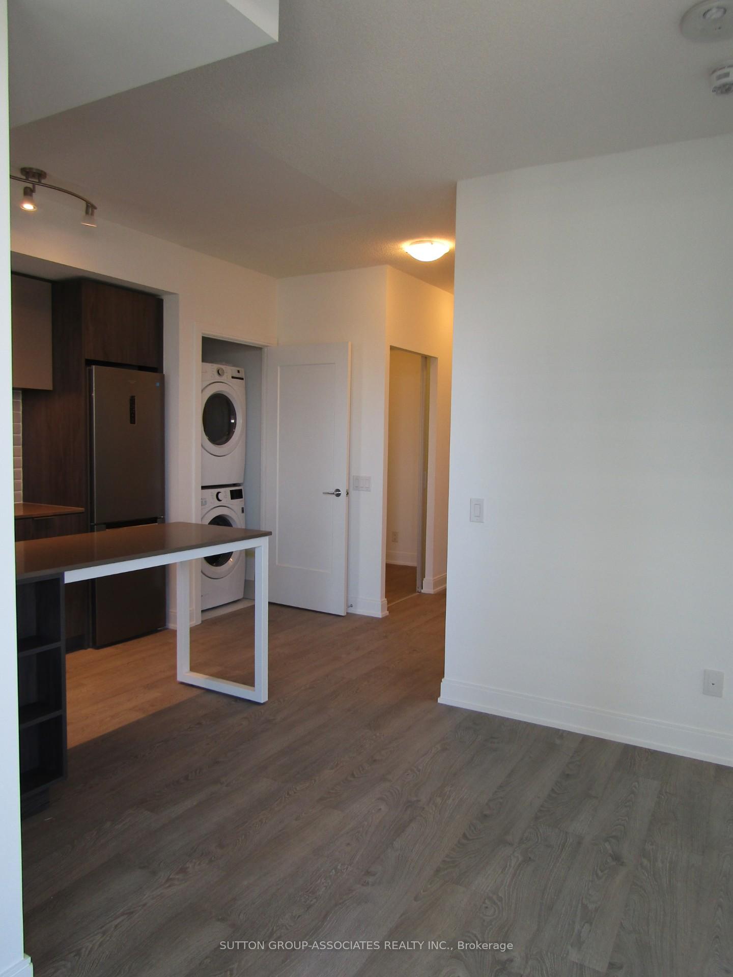 Photo 3 of Unit 1803, 70 Annie Craig Drive, Etobicoke, Mimico — HOMEH