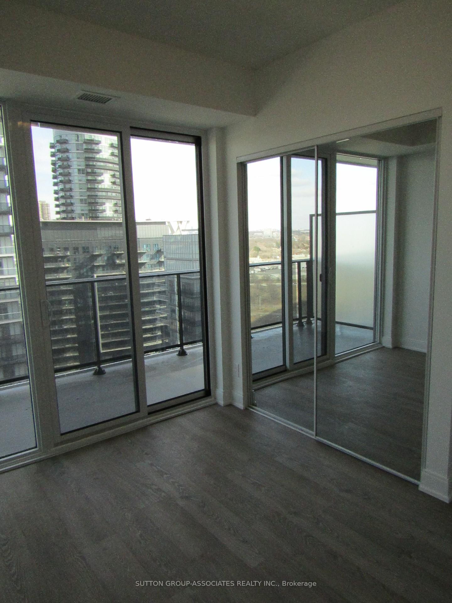 Photo 4 of Unit 1803, 70 Annie Craig Drive, Etobicoke, Mimico — HOMEH