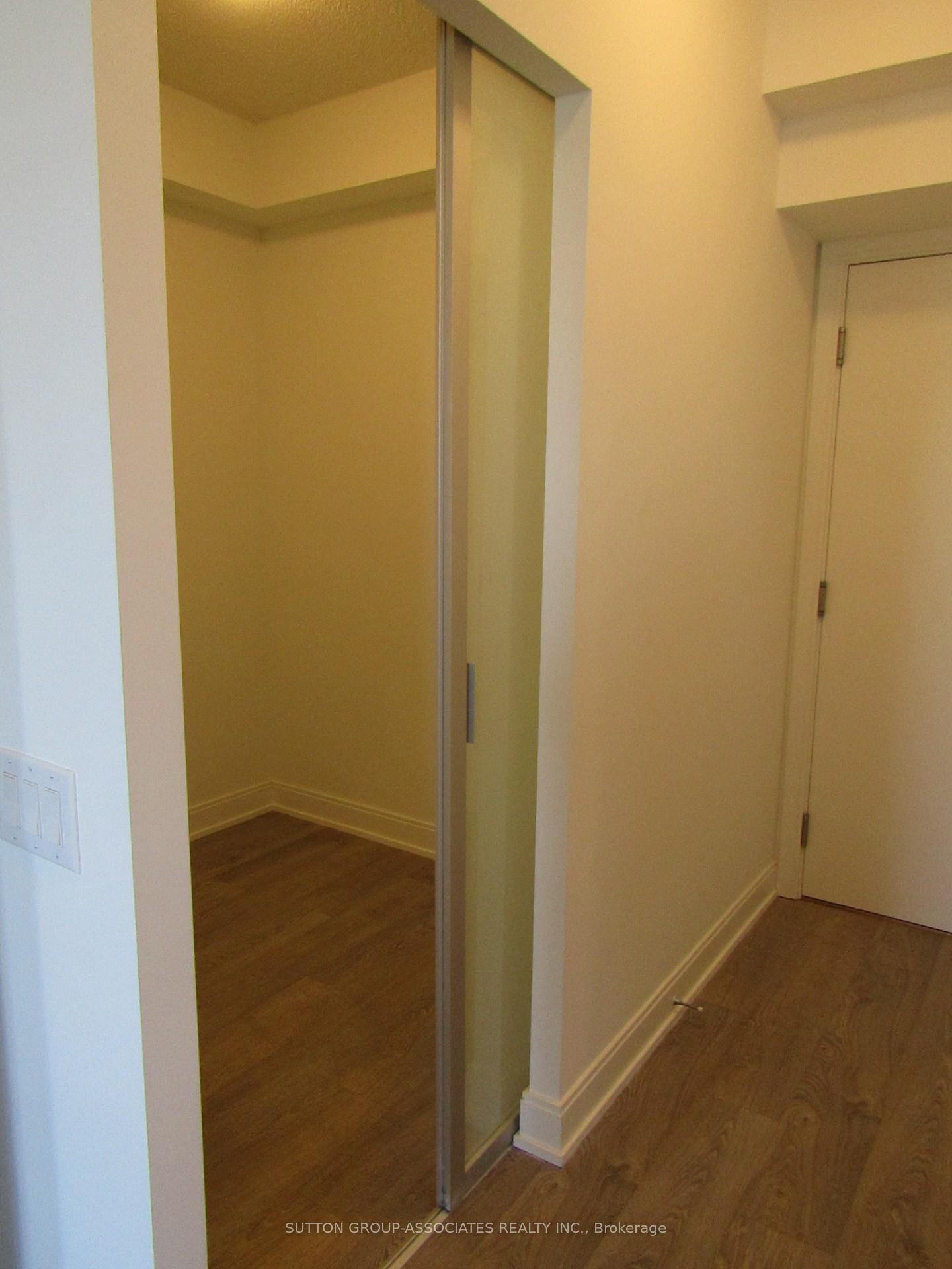 Photo 8 of Unit 1803, 70 Annie Craig Drive, Etobicoke, Mimico — HOMEH