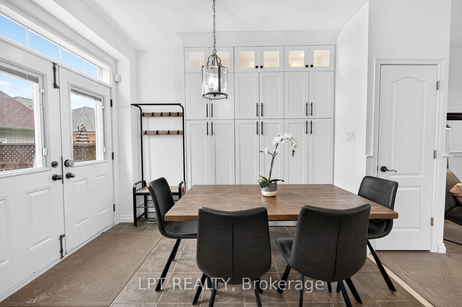 Photo 16 of 32 William Gaspar Court, Markham, Cornell — HOMEH